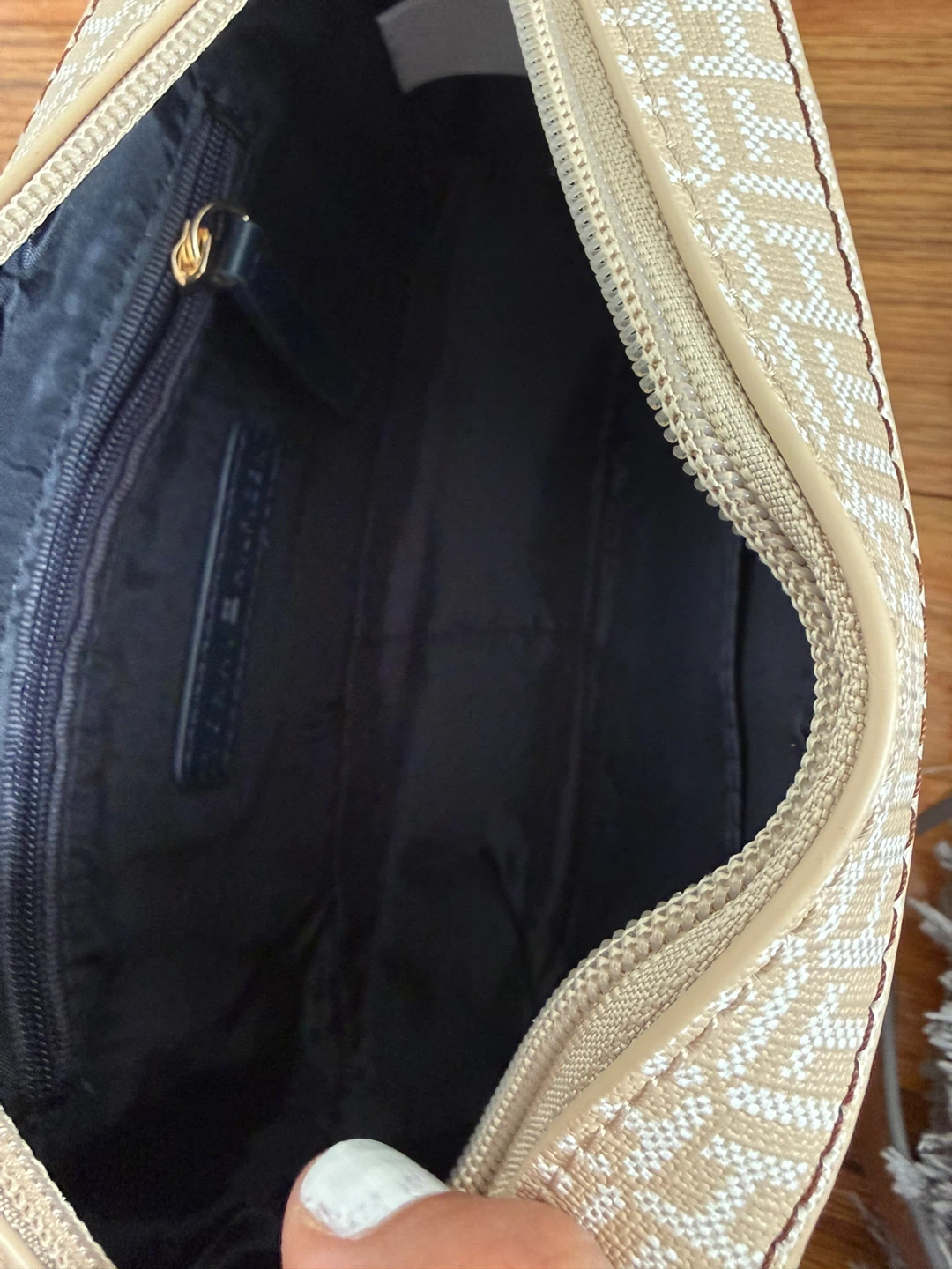 Tommy Hilfiger Monogram Camera Bag - photo 5