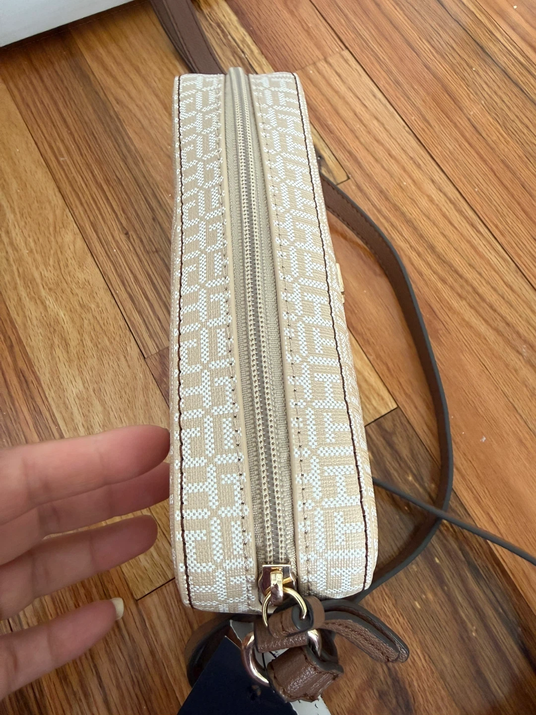 Tommy Hilfiger Monogram Camera Bag - photo 4