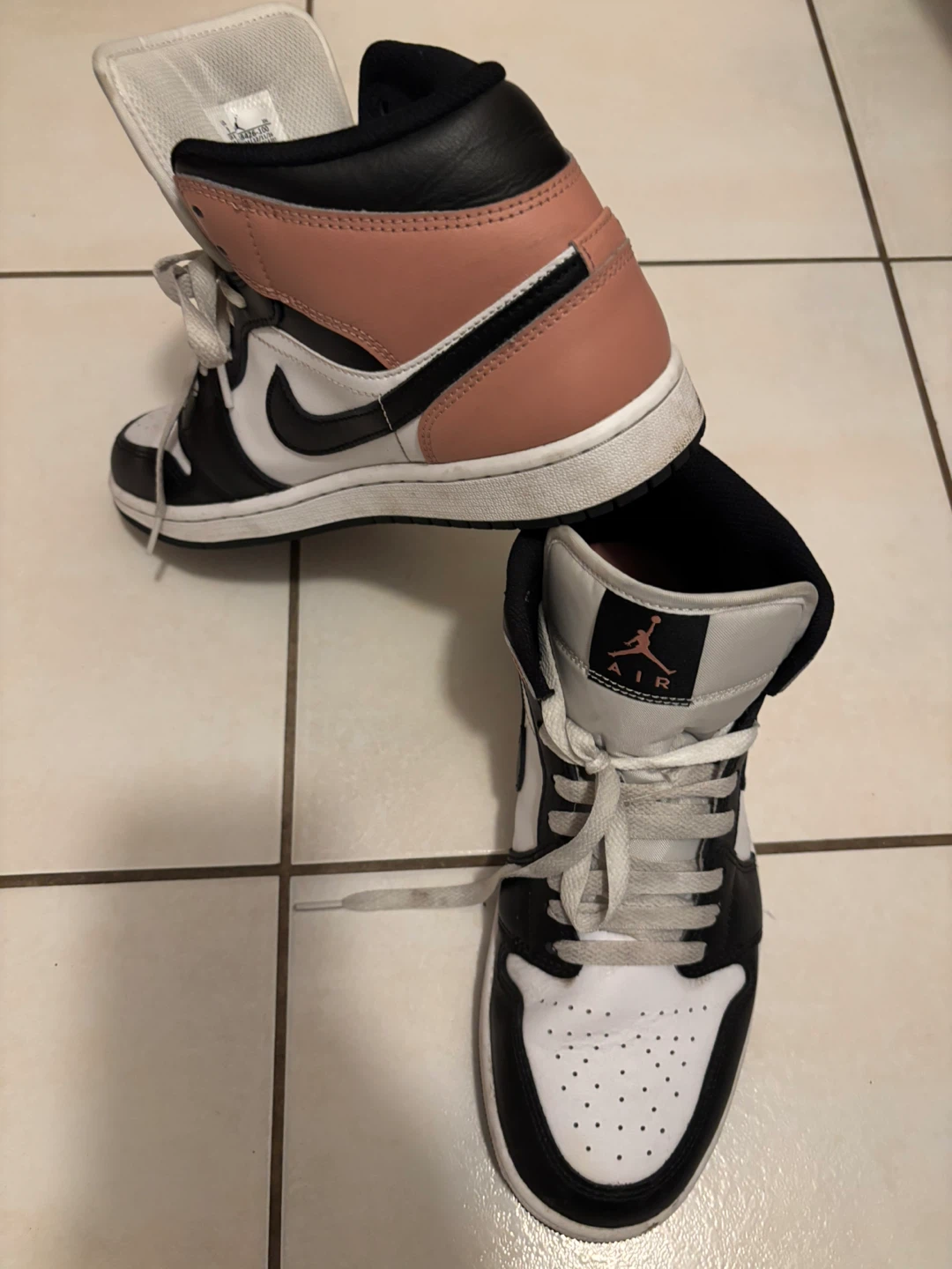 Air Jordan 1 Mid SE Women's Shoes - photo 2