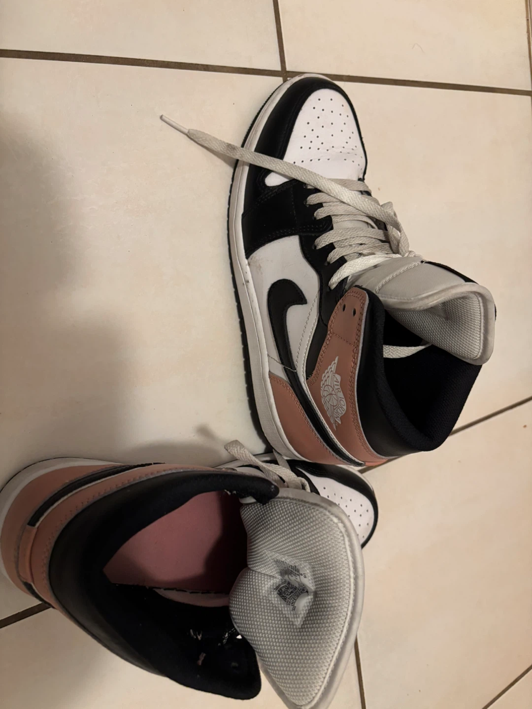 Air Jordan 1 Mid SE Women's Shoes