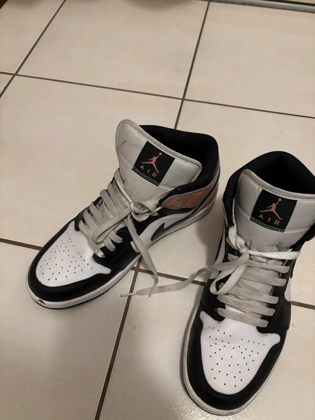 Air Jordan 1 Mid SE Women's Shoes - photo 3