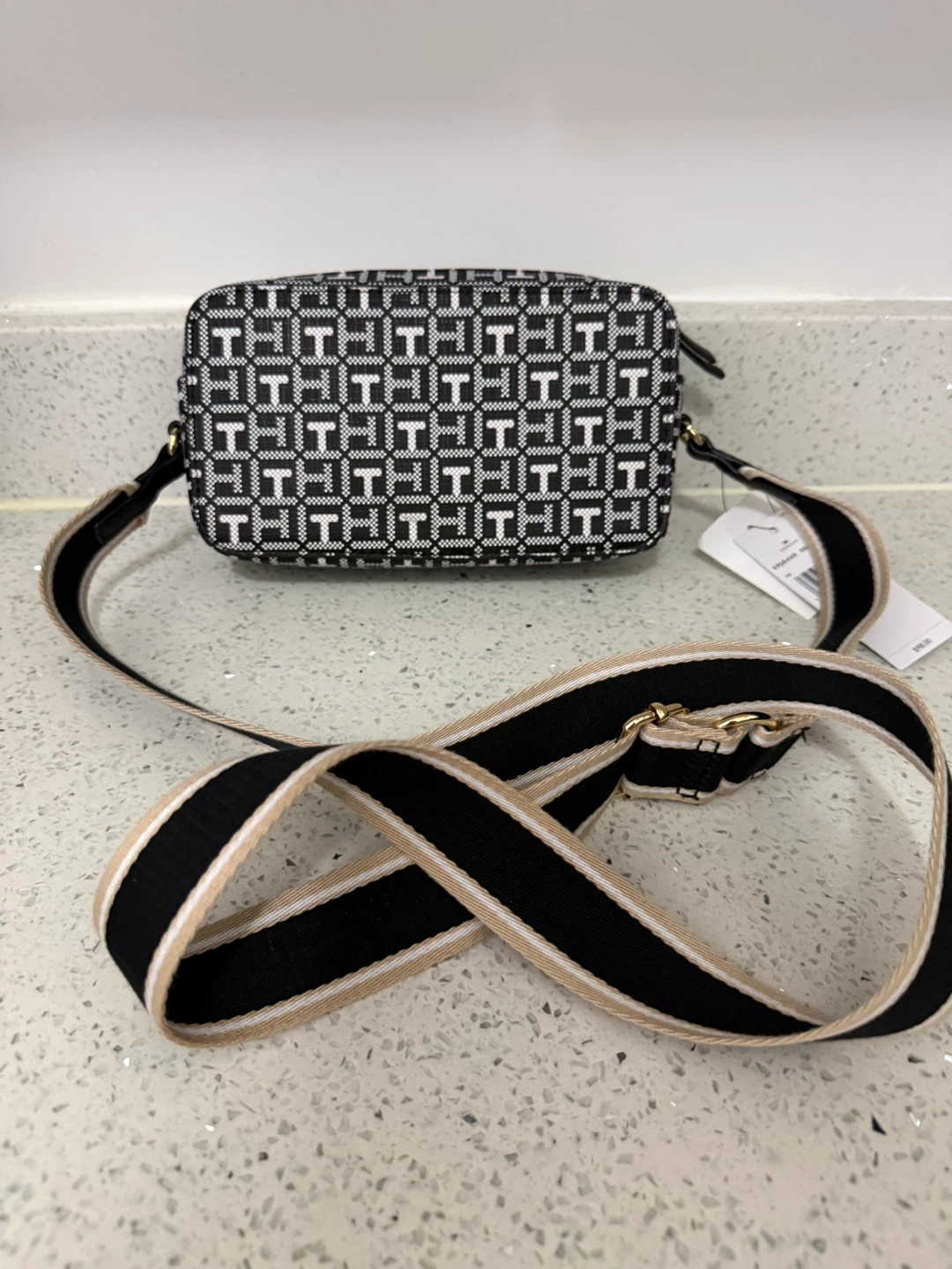Tommy Hilfiger Monogram Camera Bag - photo 3