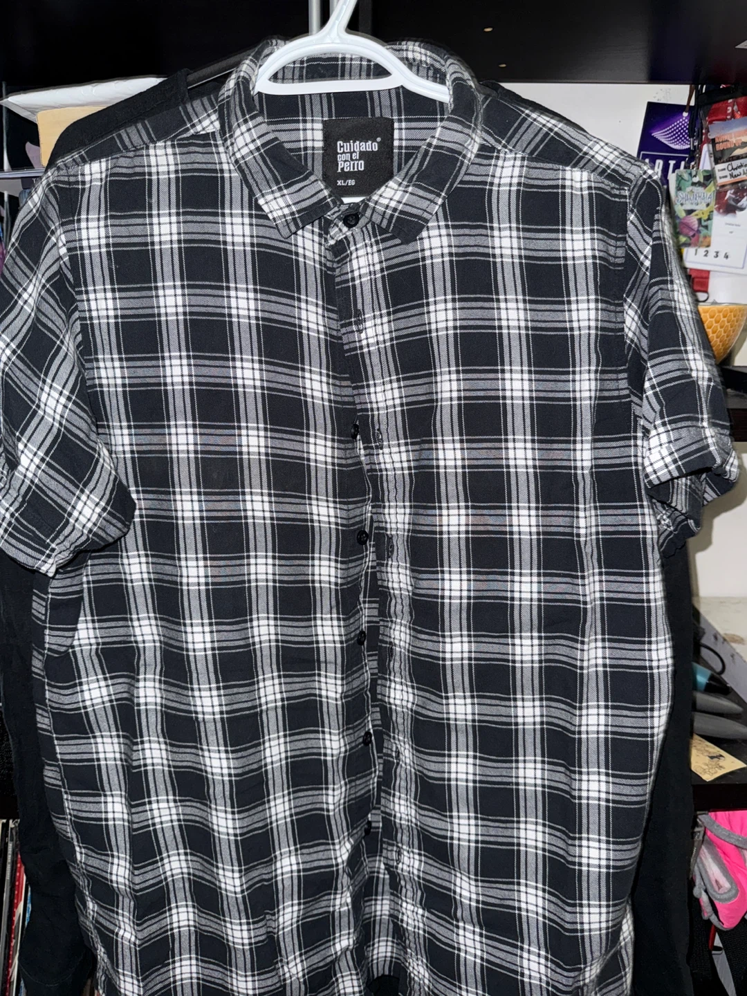 Cuidado Con El Perro Plaid Short Sleeve Button-Up Shirt XL