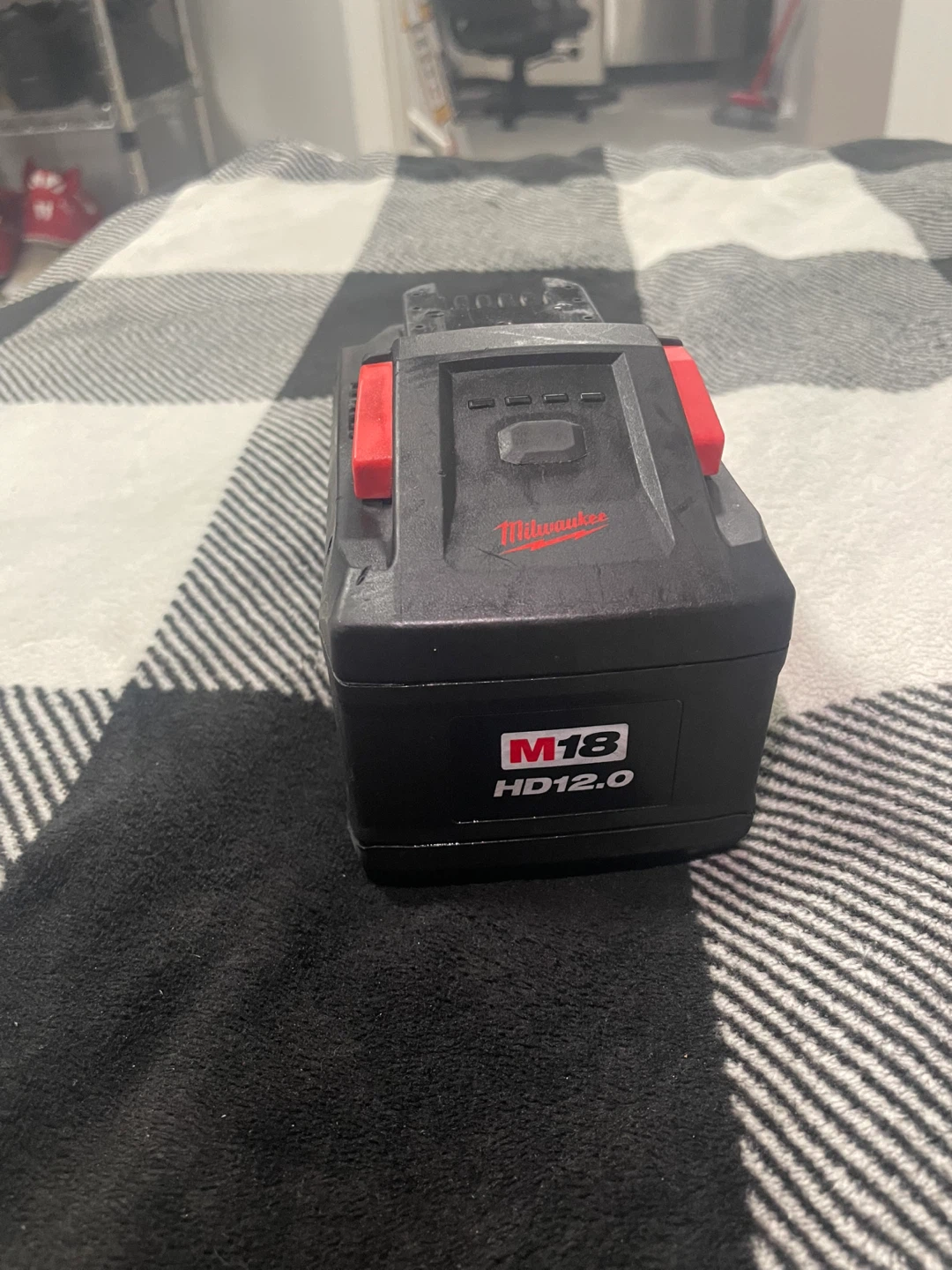 Milwaukee M18 REDLITHIUM FORGE 12.0 Ah Battery - photo 4