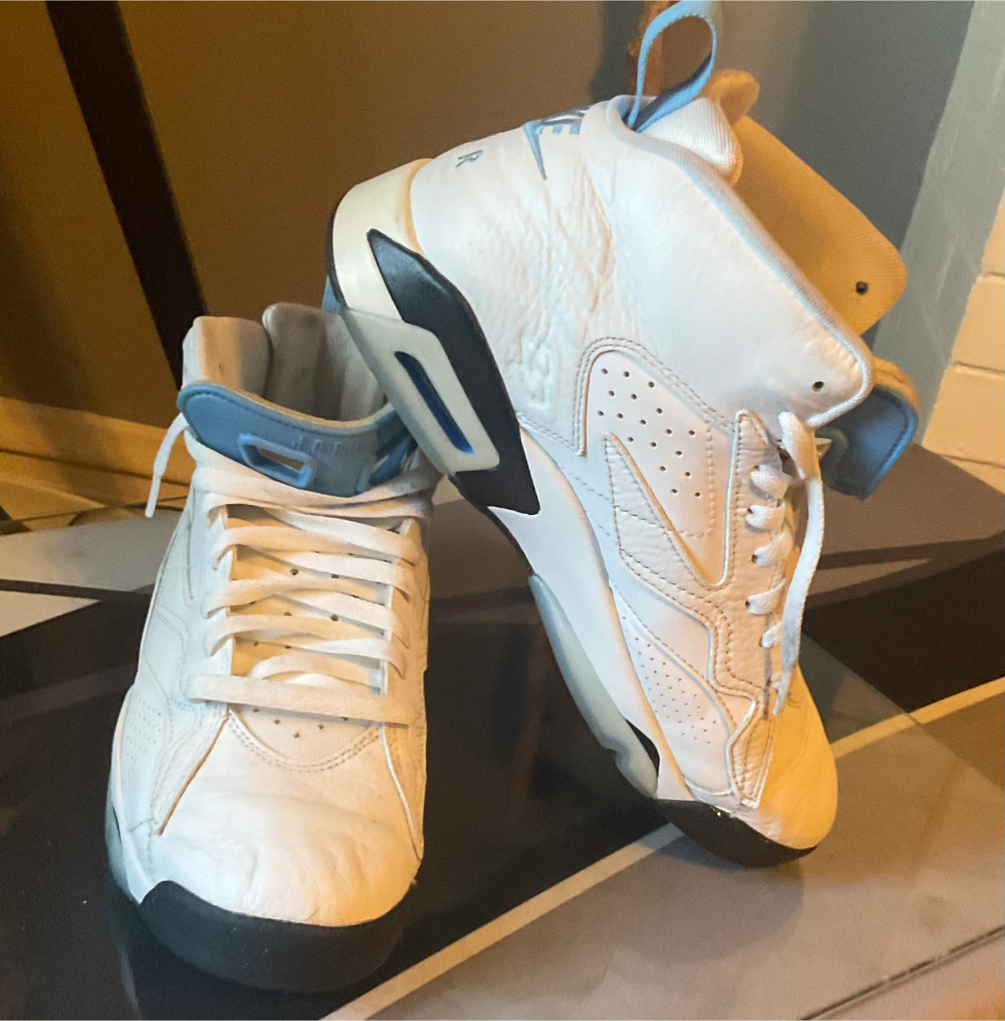 Nike Air Jordan 6 Retro Men's Sneakers