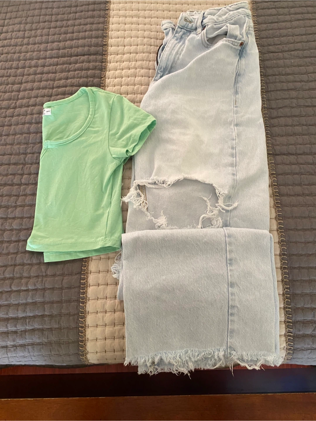 Assorted Women's Tops and Jeans Bundle - photo 4