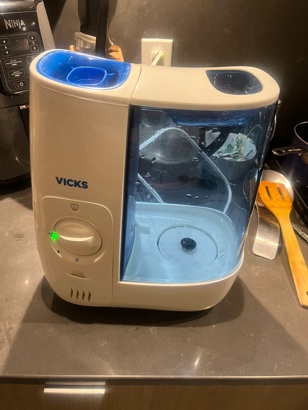 Vicks Humidifier - photo 2