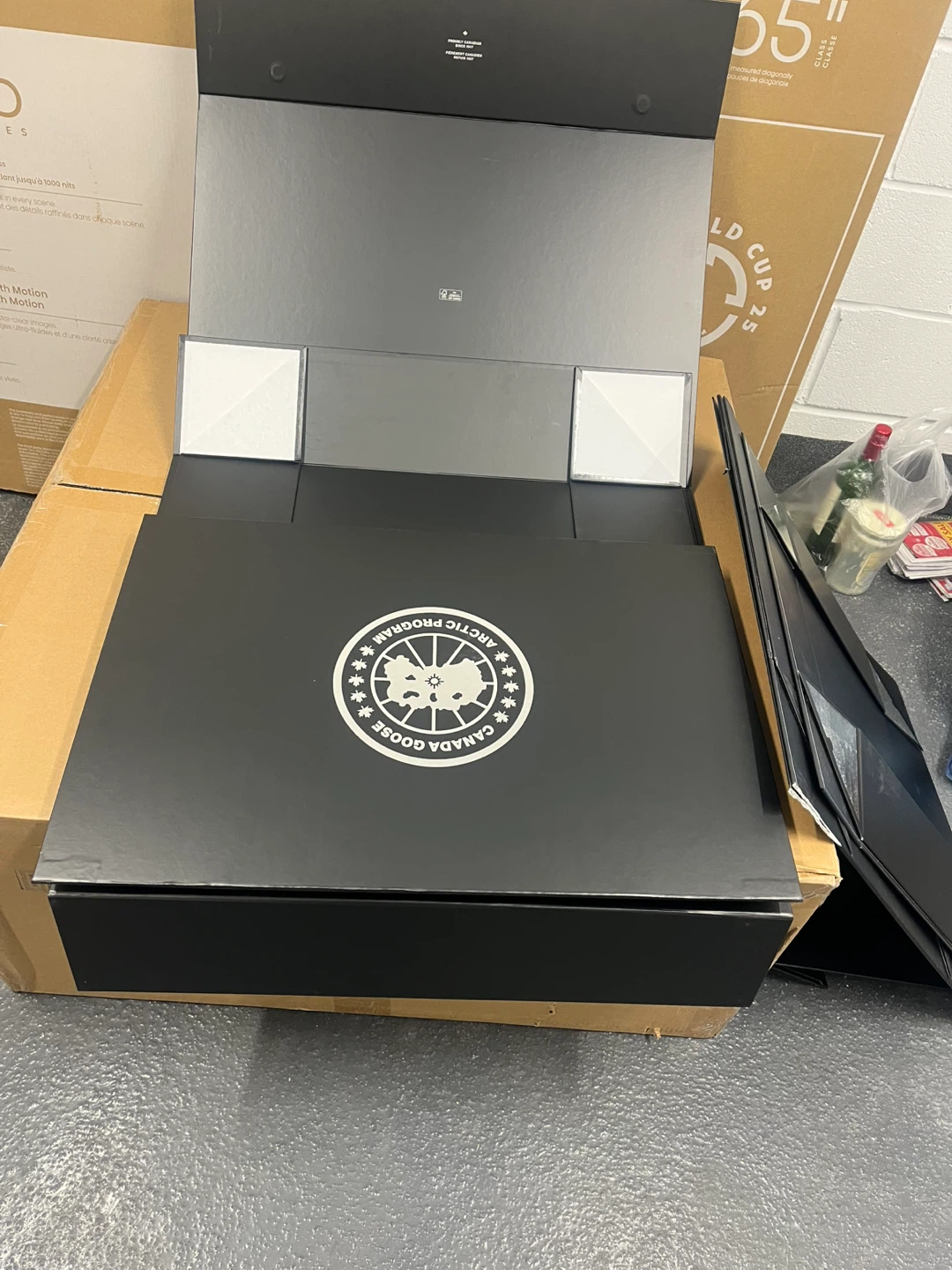 Canada Goose Arctic Program Black Folding Gift Box - photo 4