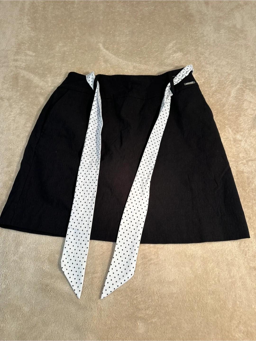 S.C. & CO. Black Skirt with White Polka Dot Belt - photo 2