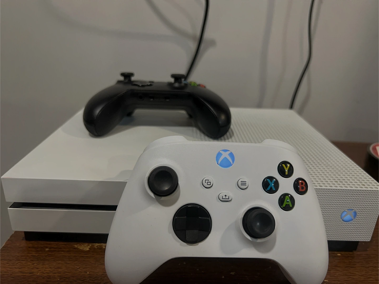 Xbox One S Bundle/ 1 Controller + free disc + HDMI - photo 2
