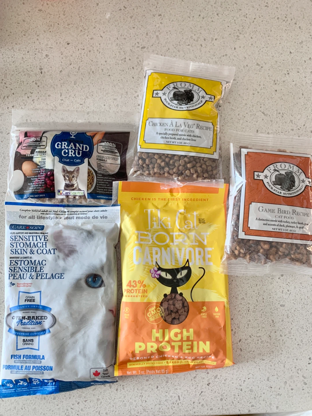 ‼️MOVING SALE‼️Mixed cat food samples