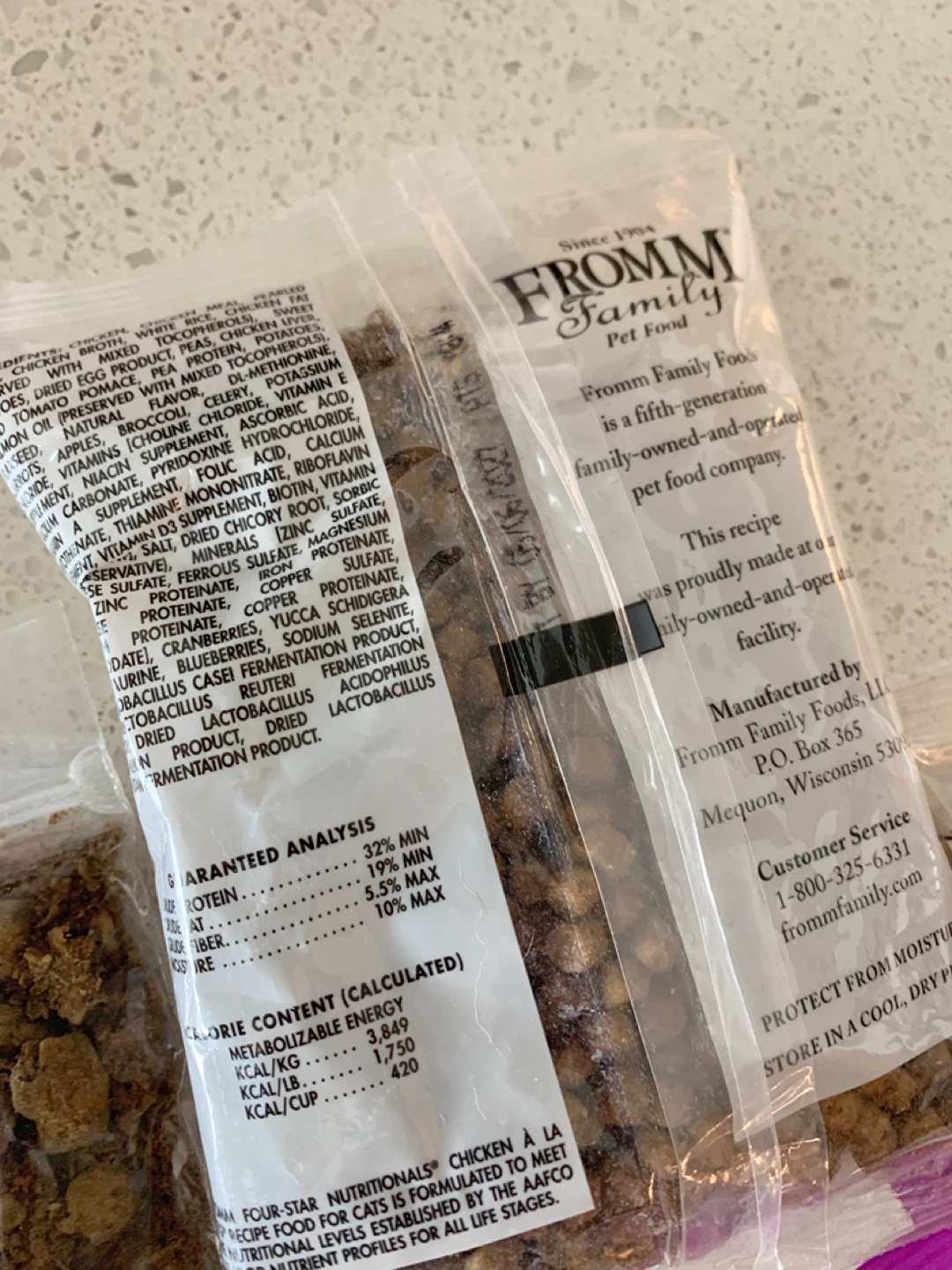 ‼️MOVING SALE‼️Mixed cat food samples - photo 4