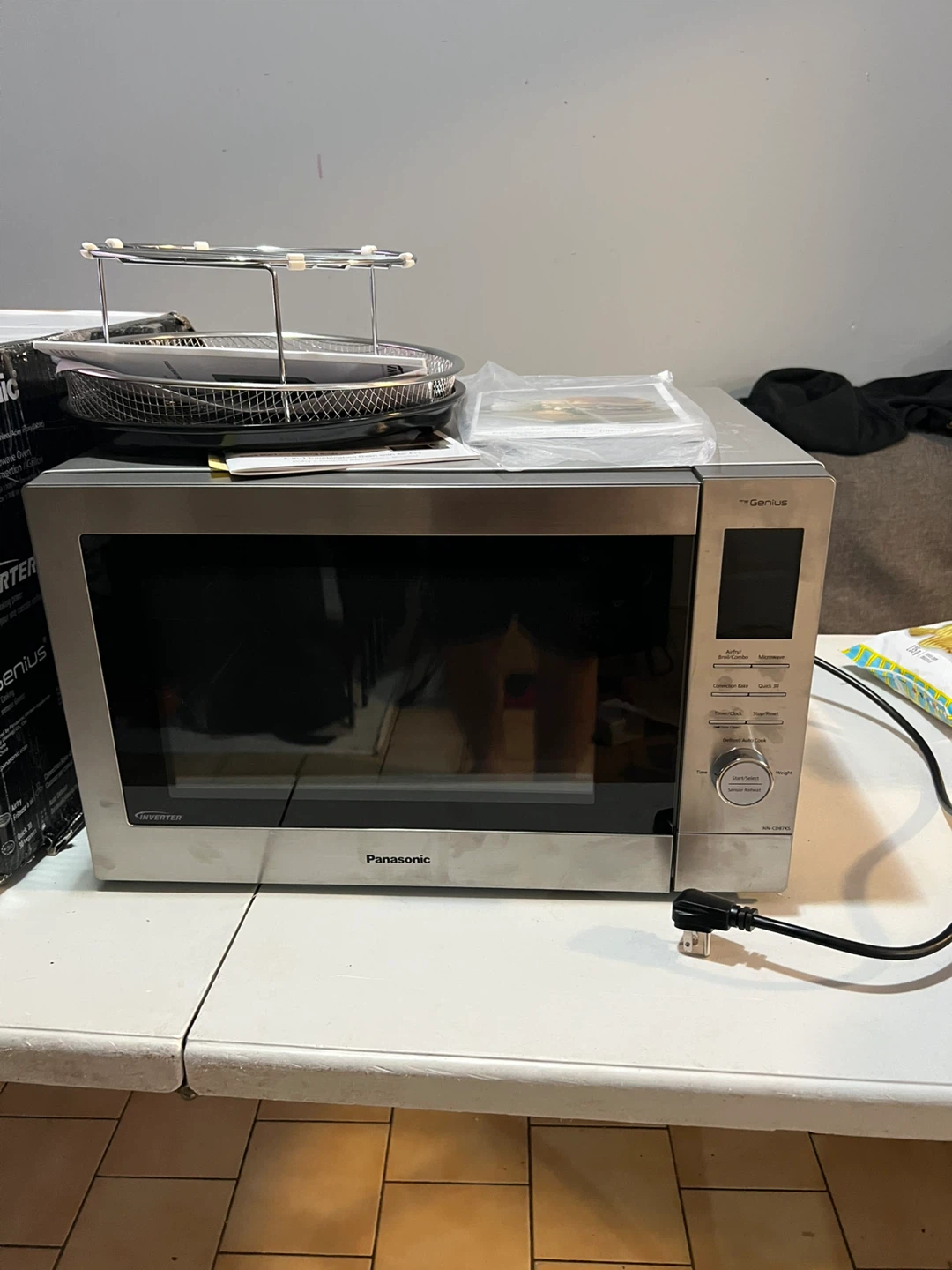 Panasonic Countertop Microwave Oven - photo 2