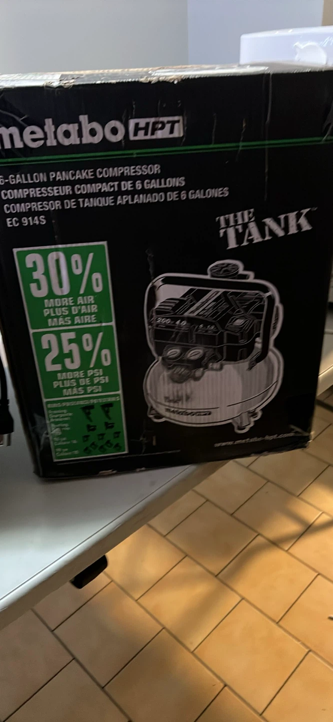 Metabo HPT 6-Gallon Pancake Air Compressor EC914S - photo 2