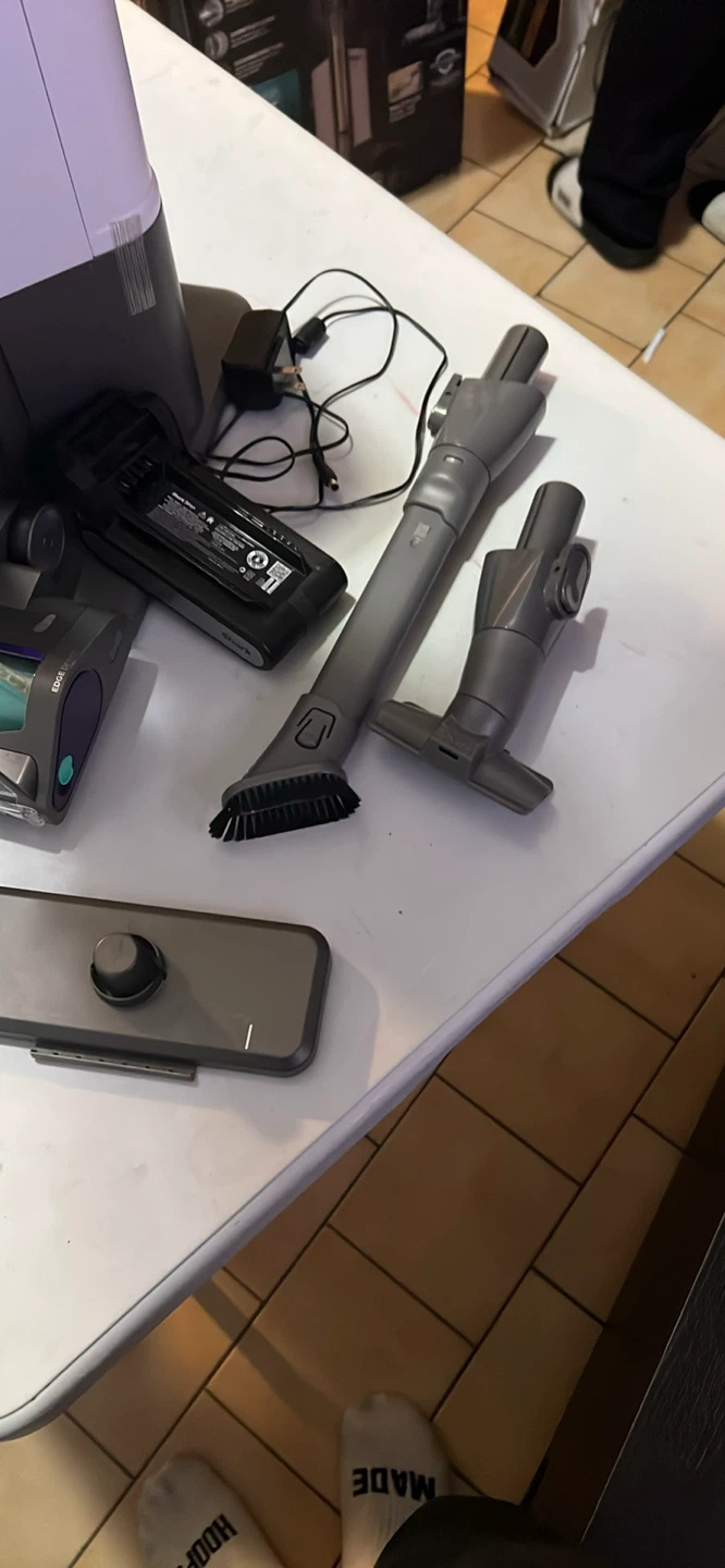 Shark Cordless Stick Vacuum Cleaner - photo 5