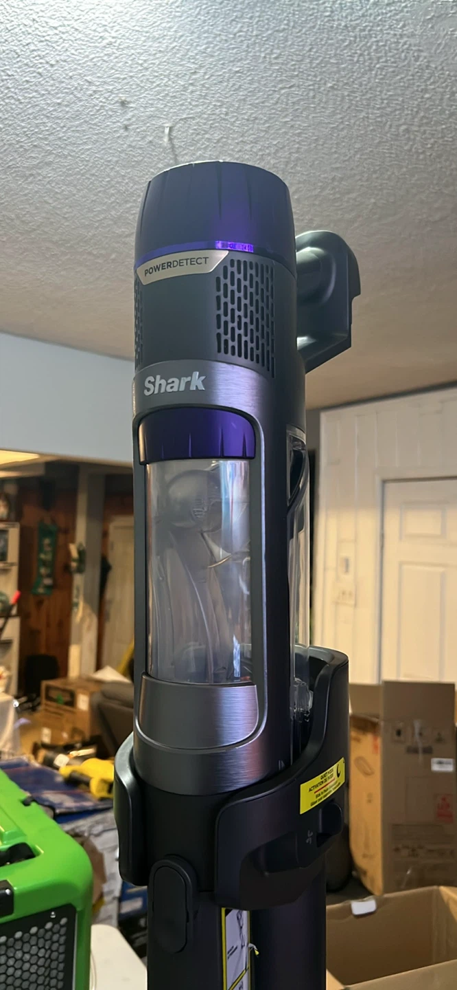 Shark Cordless Stick Vacuum Cleaner - photo 4