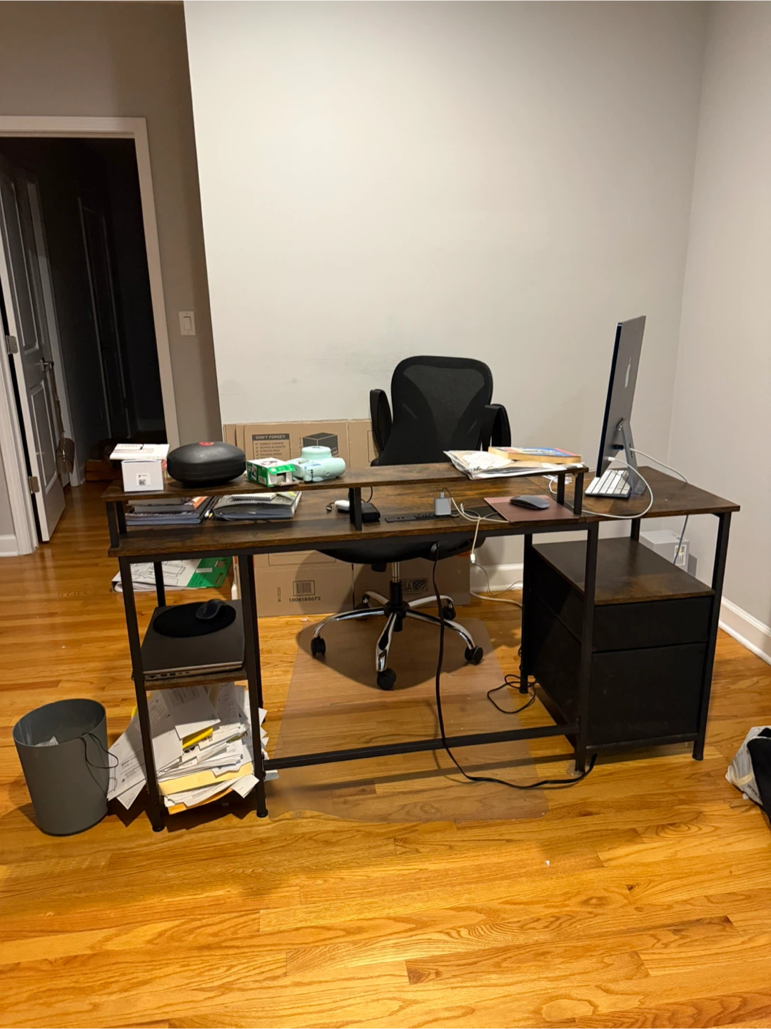 FREE Desk+desk chair