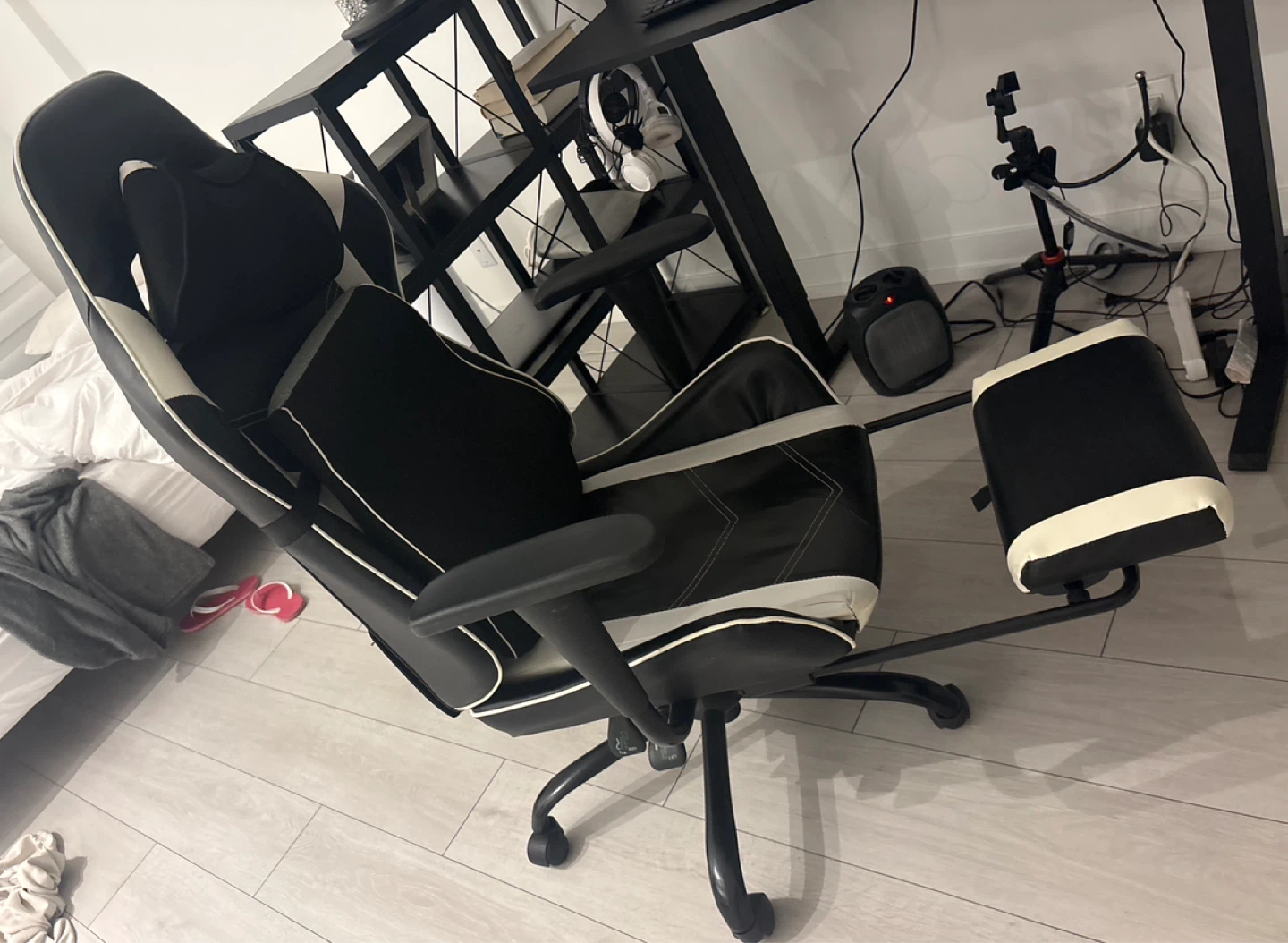 Black Gaming Chair with White Trim - photo 4