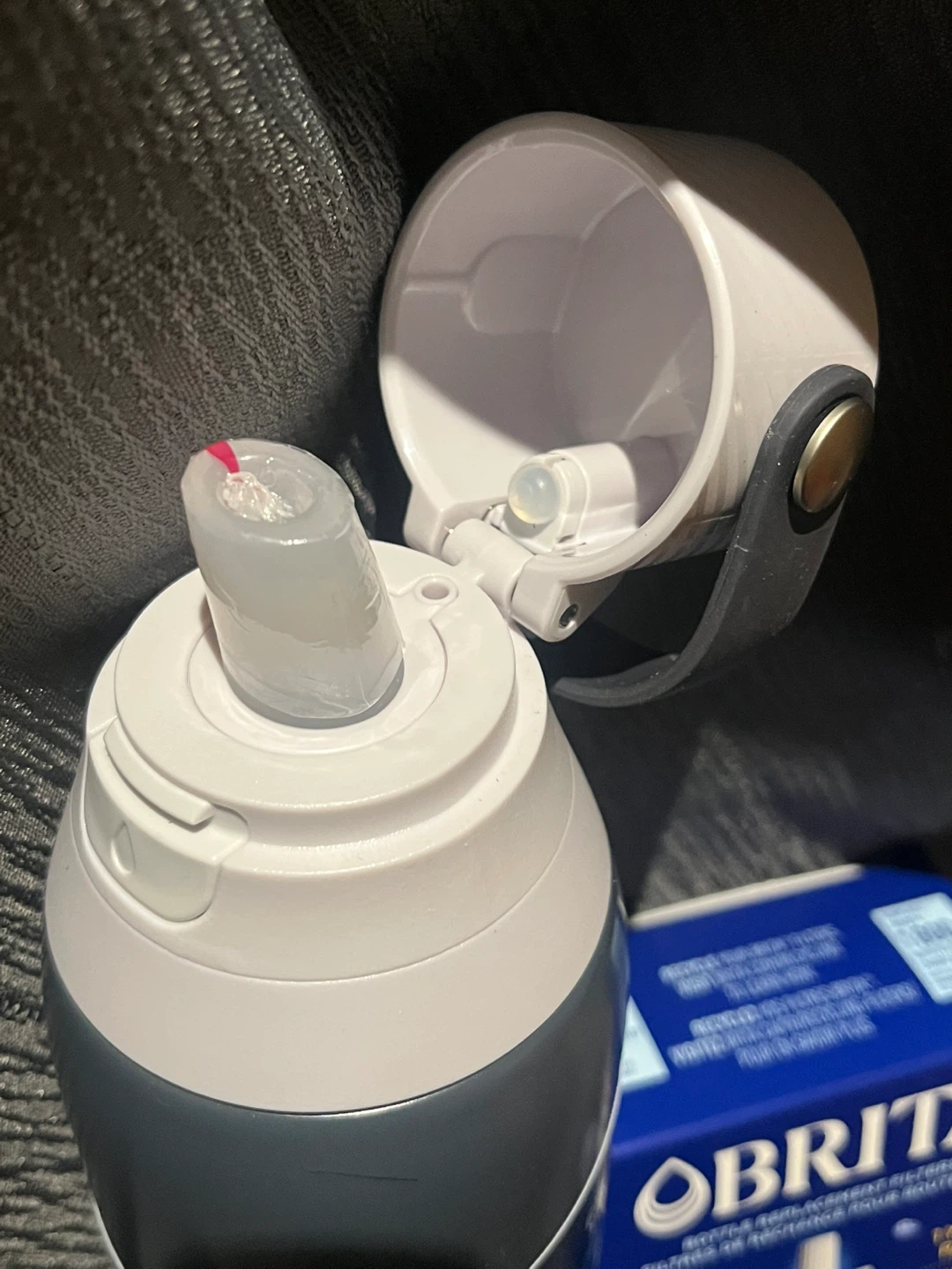 Brita Premium Filtering Water Bottle with 6 Replacement Filters - photo 3