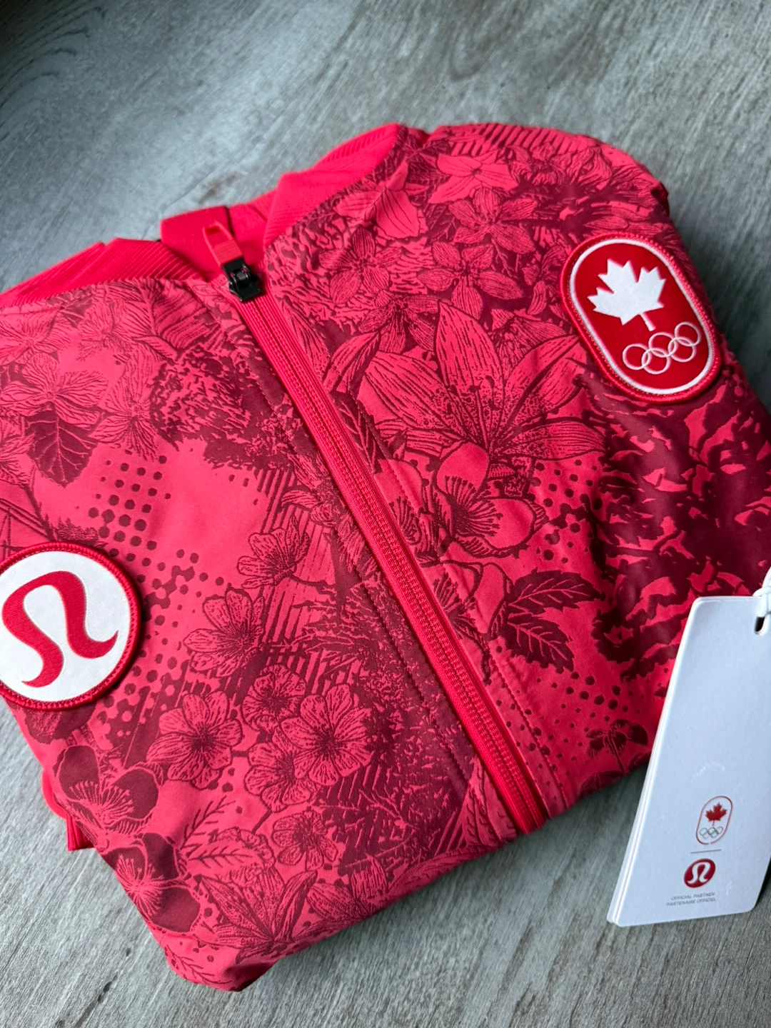 Lululemon Vented Jacquard Bomber Jacket - Red, Size S