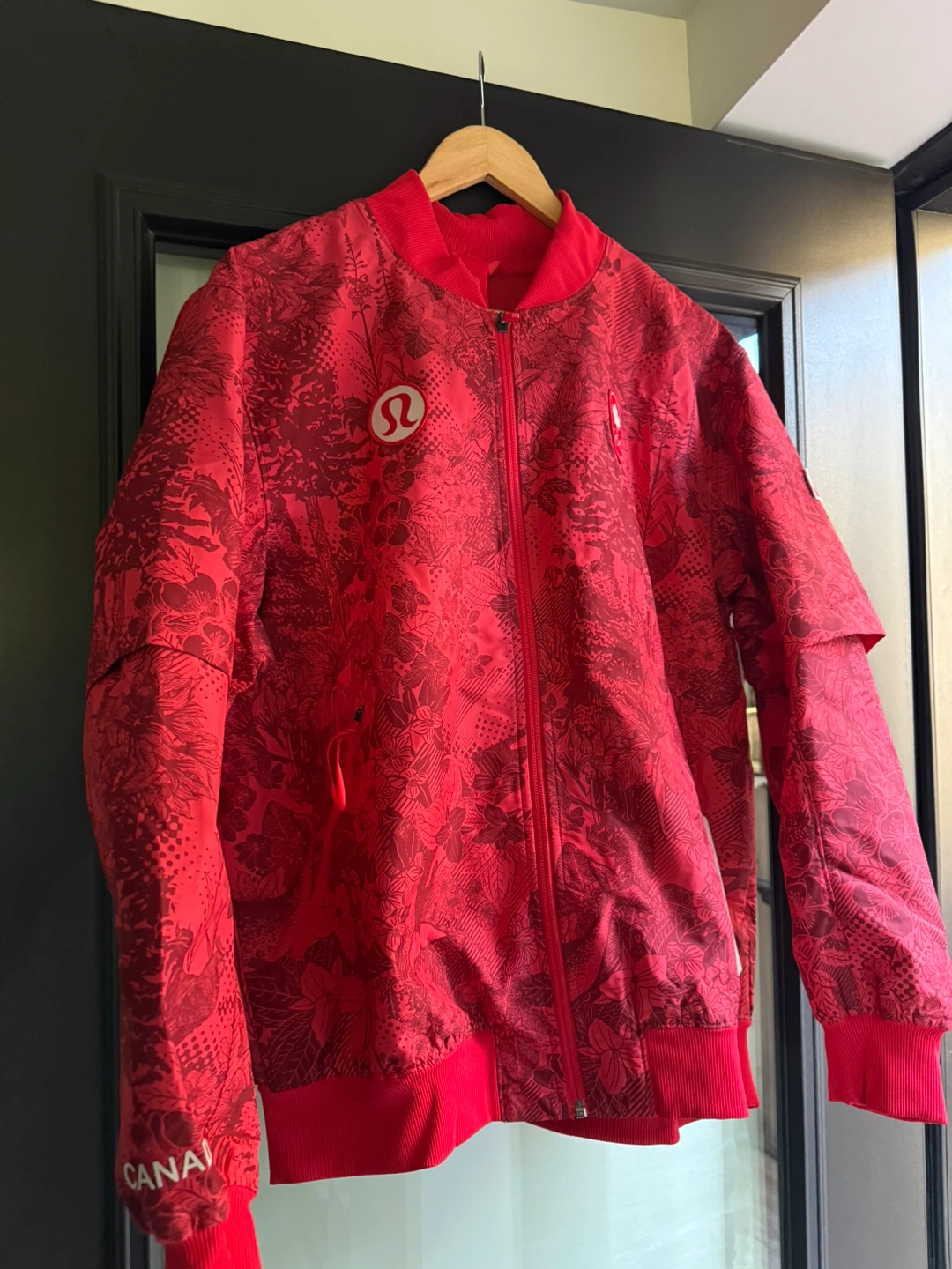 Lululemon Vented Jacquard Bomber Jacket - Red, Size S - photo 3
