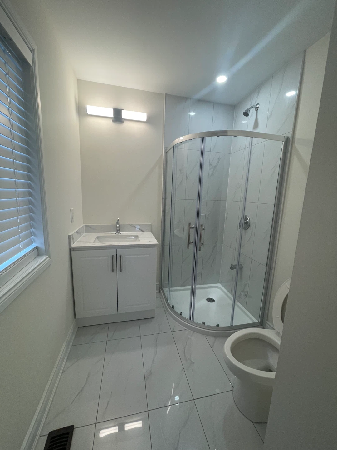Master Bedroom for Rent - photo 5