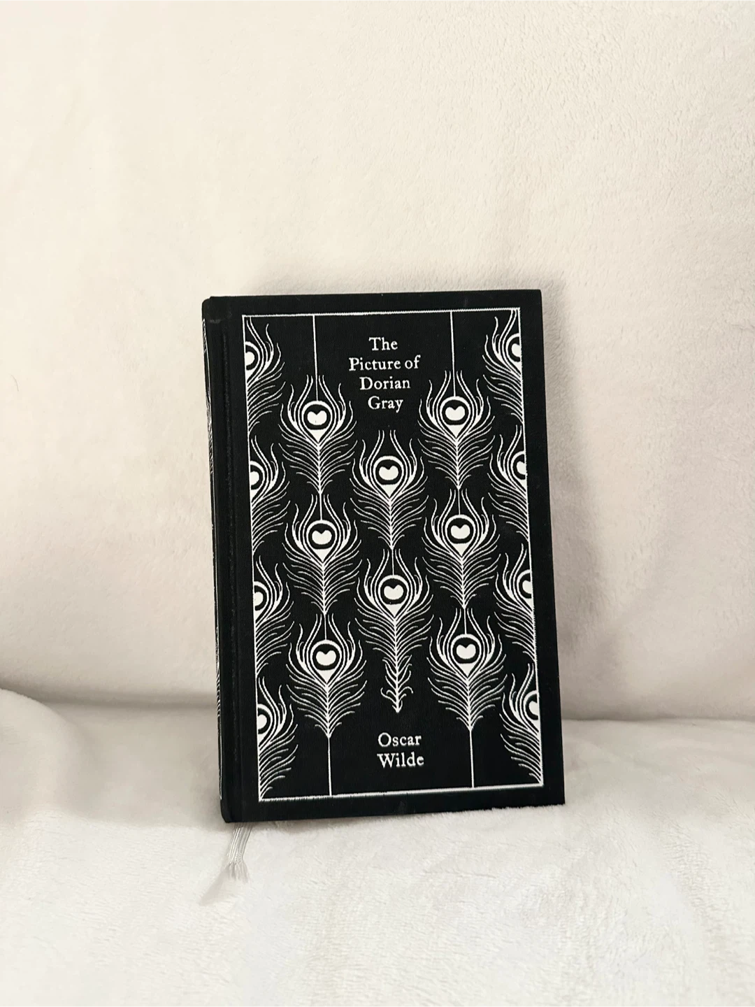The Picture of Dorian Gray Oscar Wilde Penguin Classics Book