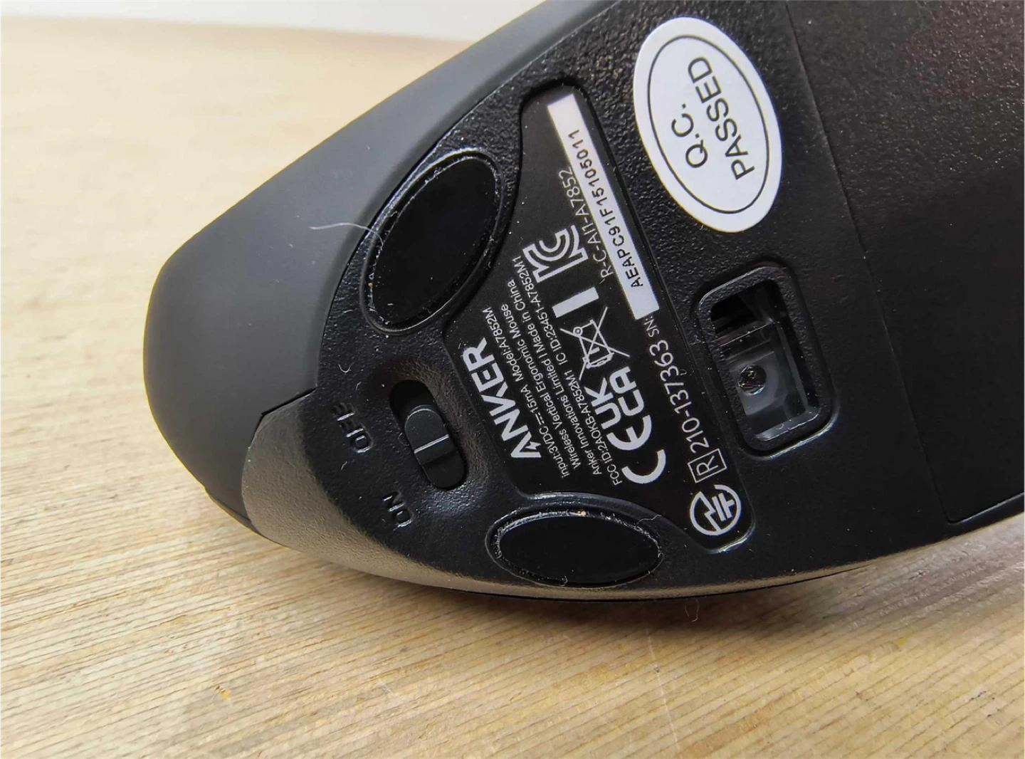 Anker 2.4G Ergonomic Optical Mouse - photo 2
