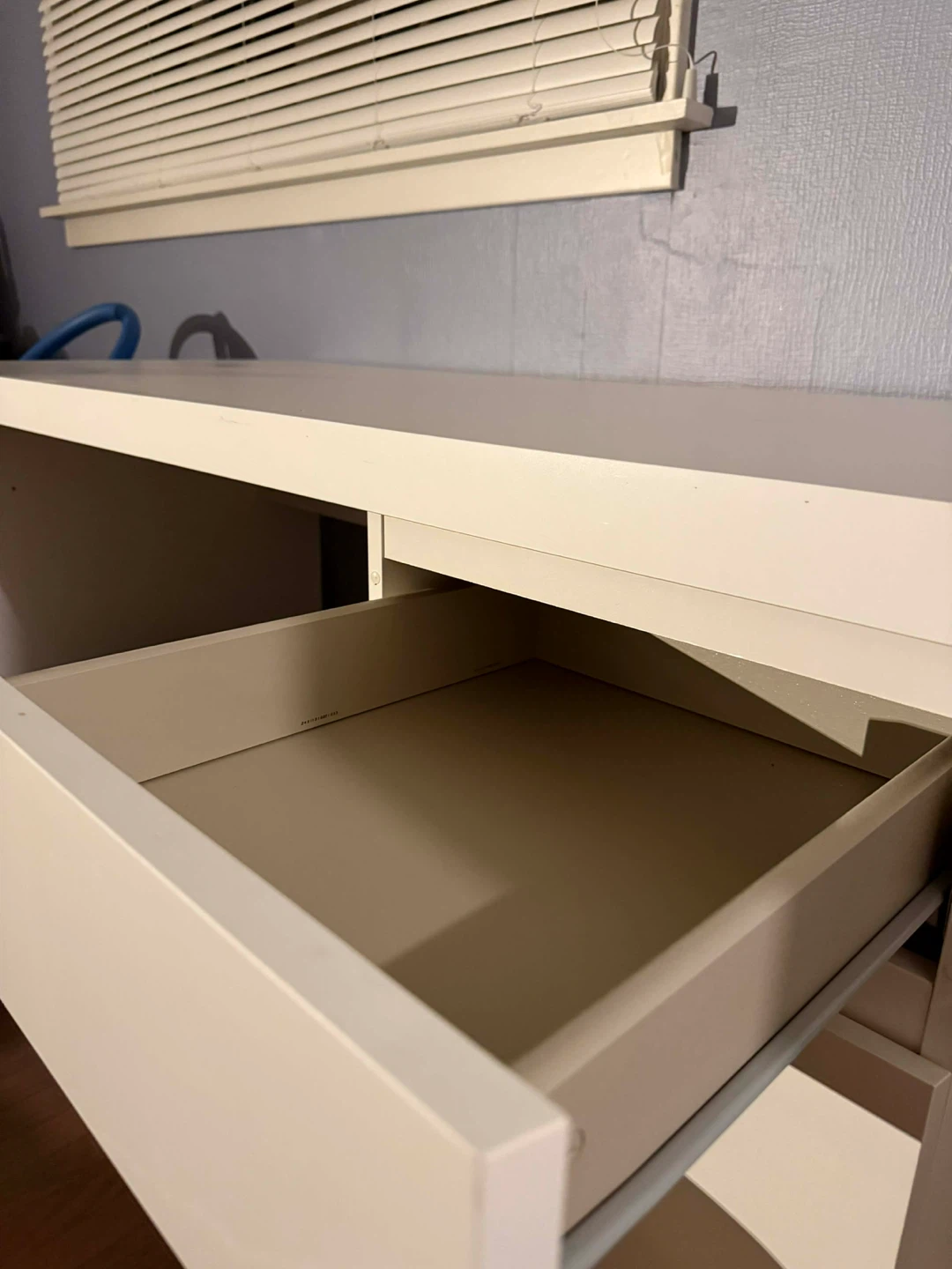 White Desk with Drawers - photo 4