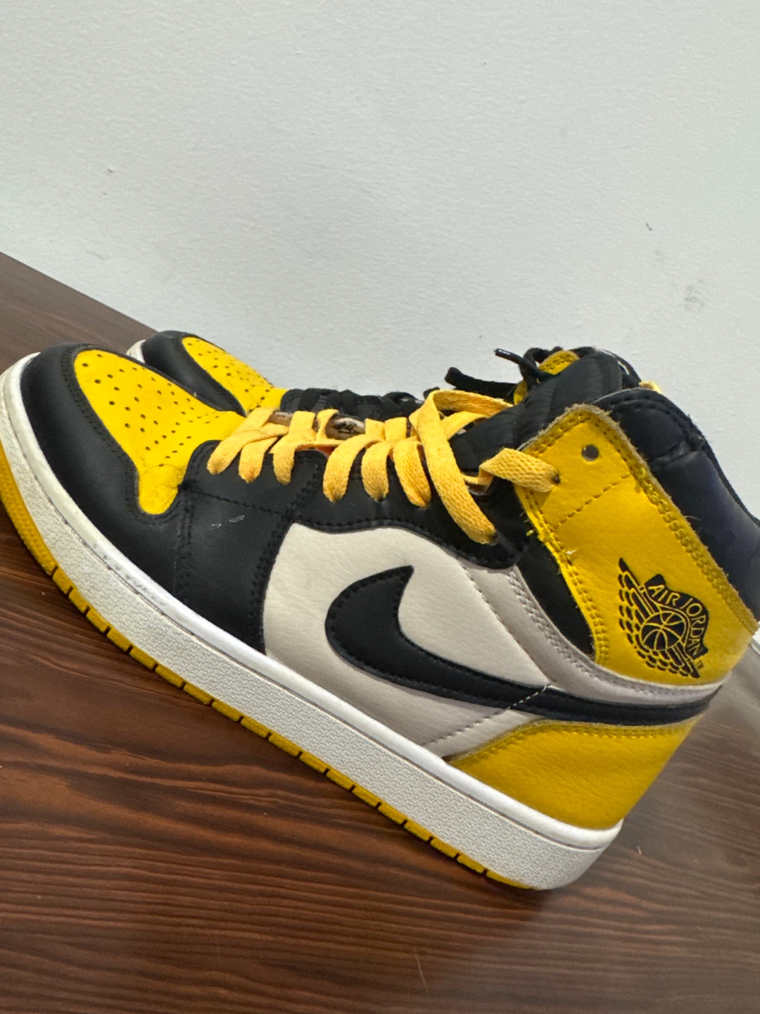 Air Jordan 1 High OG "Pollen" Men's Shoes
