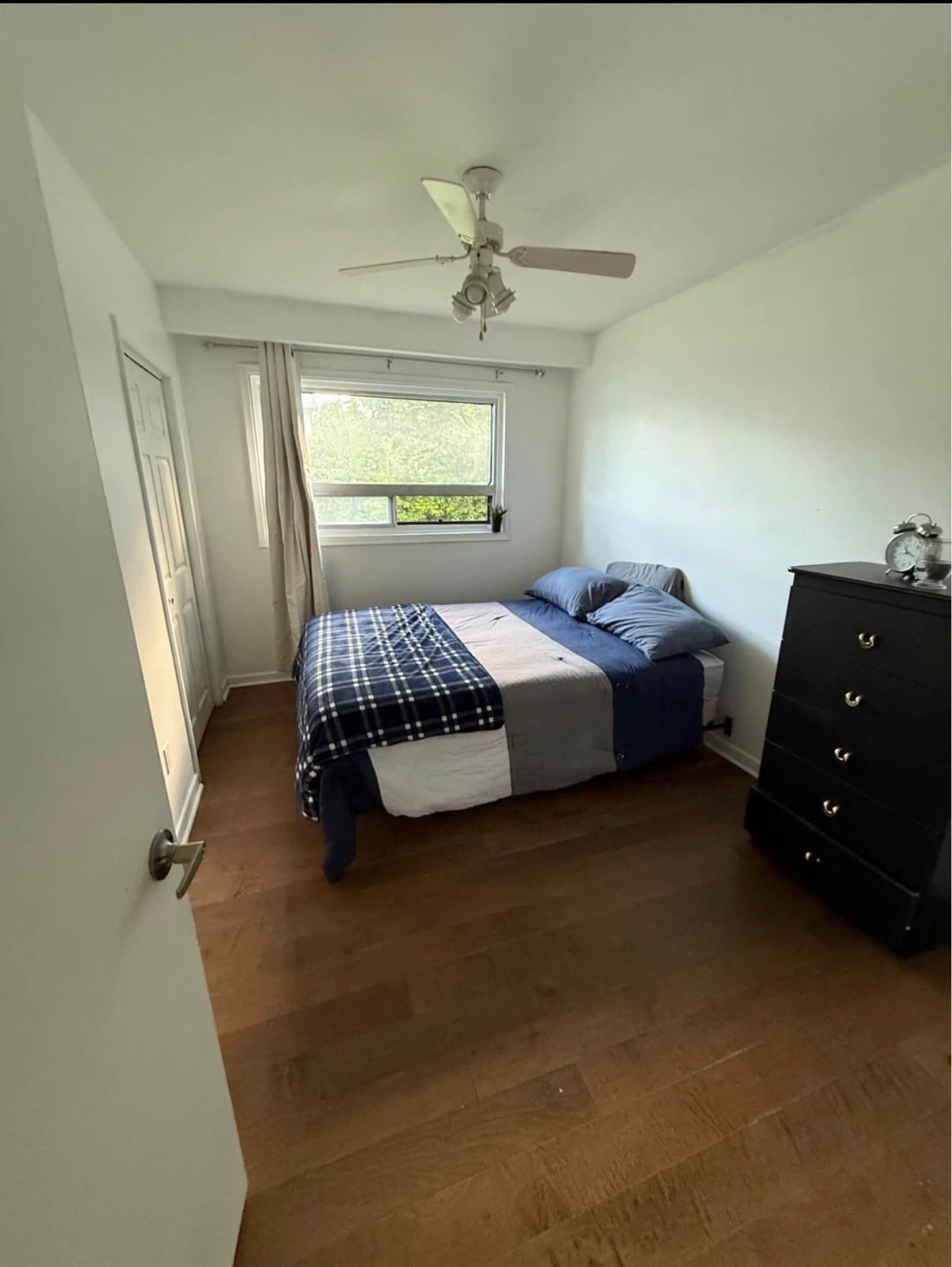 Room For Rent (READ DESCRIPTION)