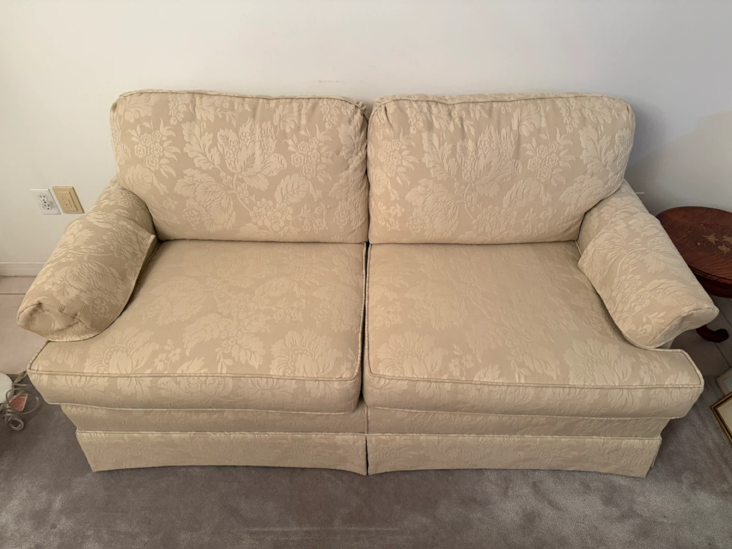 Estate Sale - Thomasville Traditional Loveseat