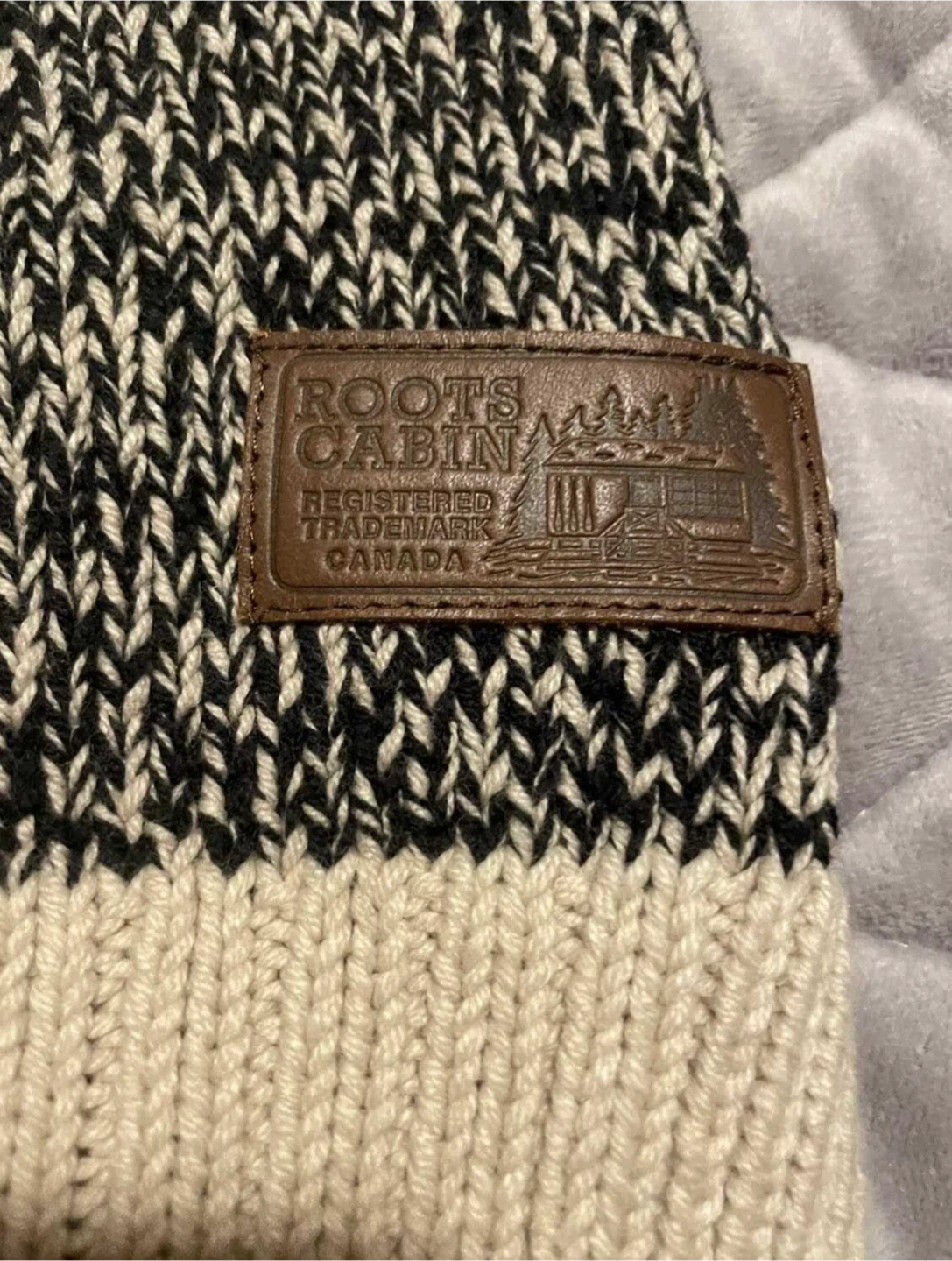 Roots medium Cabin V-Neck Sweater - photo 2