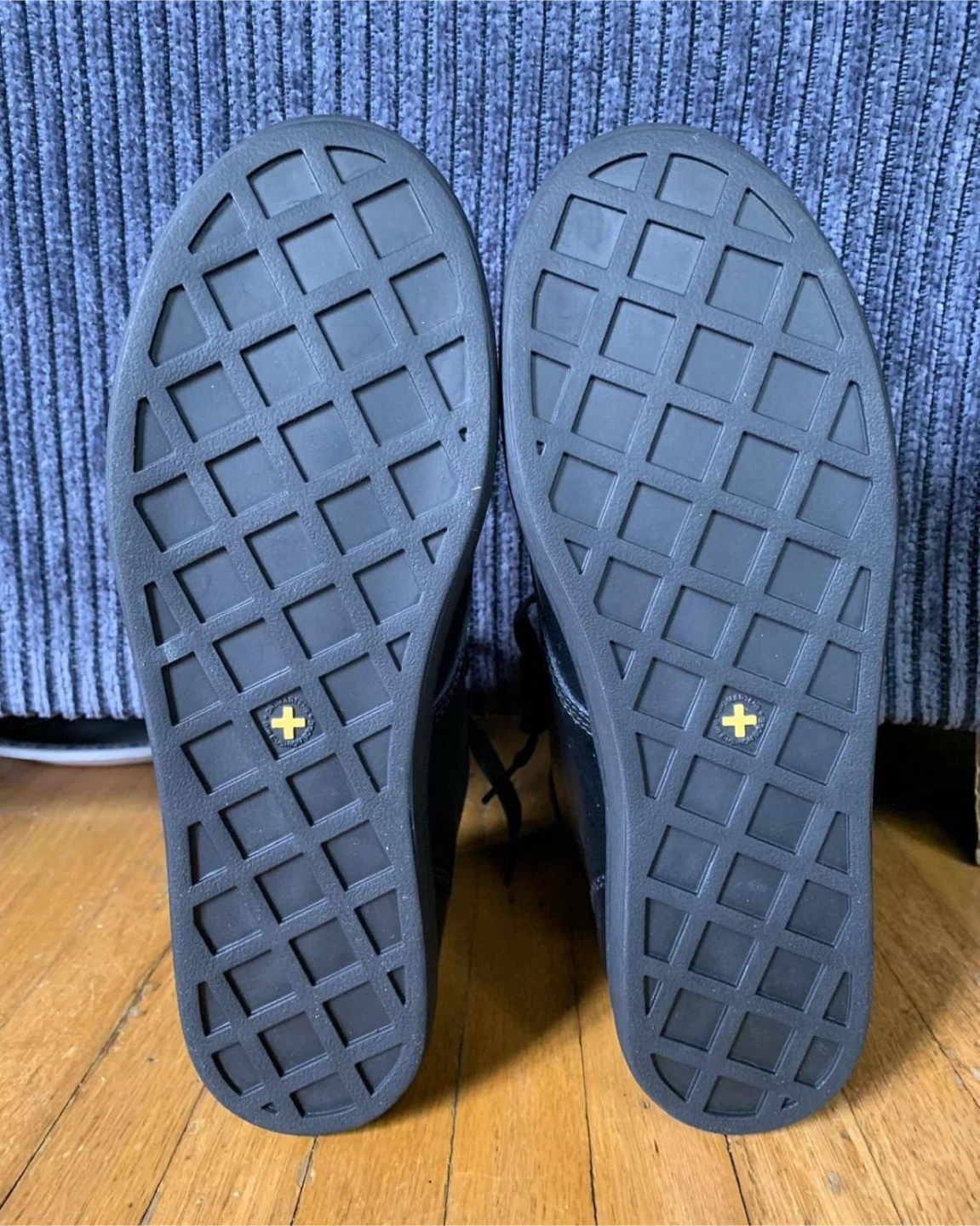 BNIB Dr. Martens - size 8 - photo 2