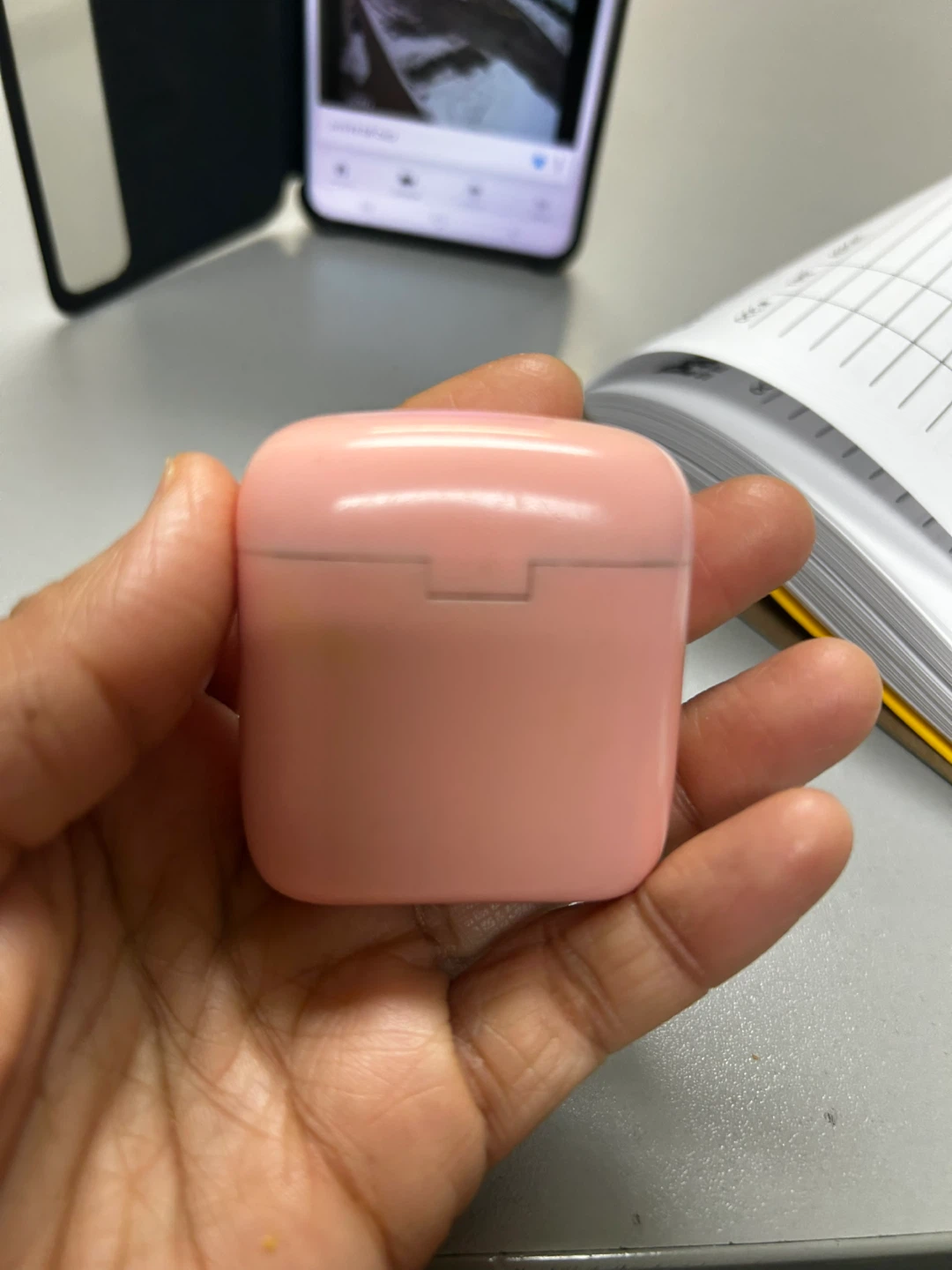 Pink Wireless Earbuds Charging Case with earbuds and with USB-C - photo 3