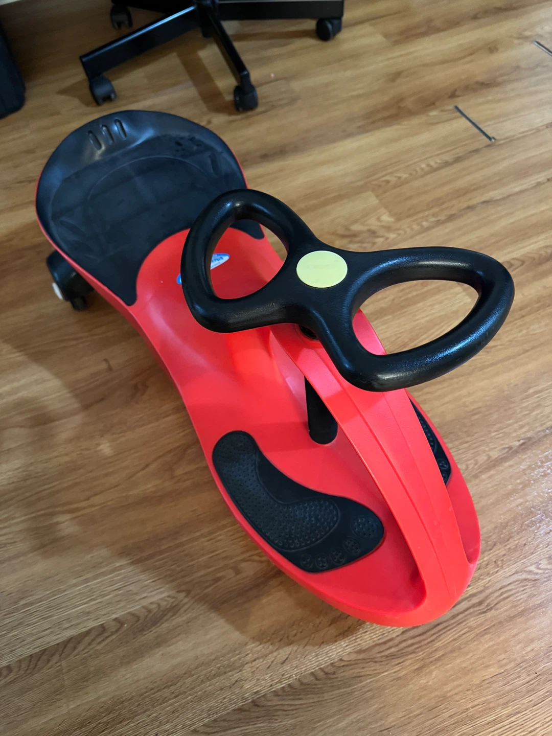 Red Plasmacar Ride On Toy - photo 2