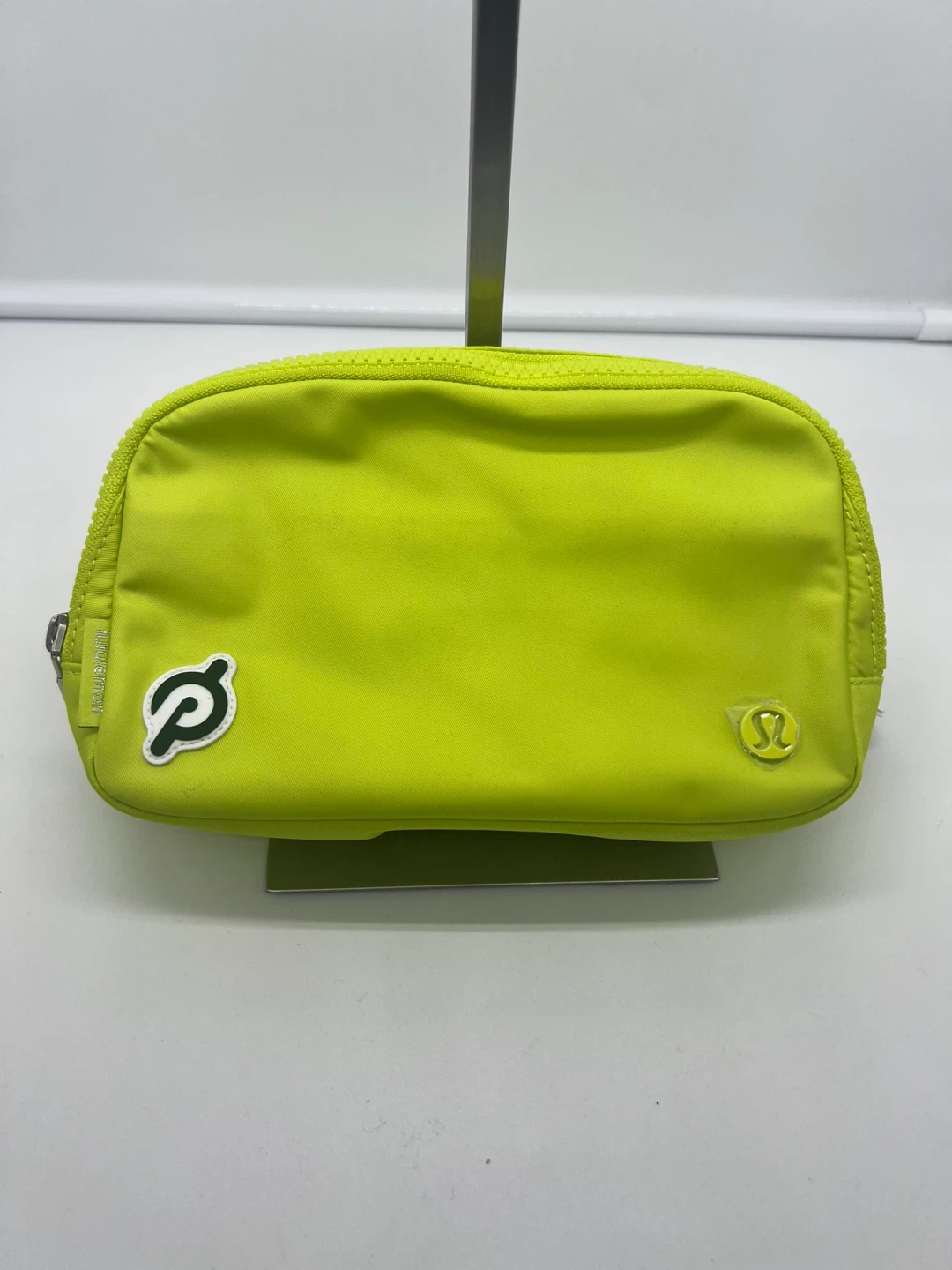 NEW LULULEMON X PELOTON Everywhere 1L Lime Green Belt Bag - photo 4