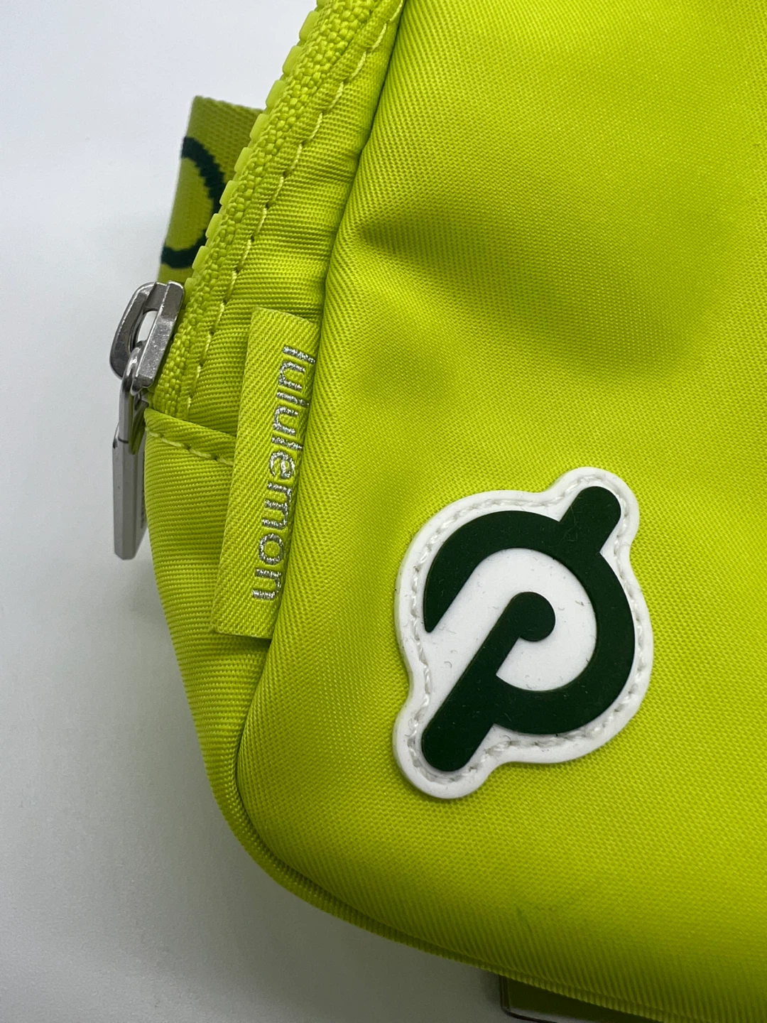 NEW LULULEMON X PELOTON Everywhere 1L Lime Green Belt Bag - photo 5