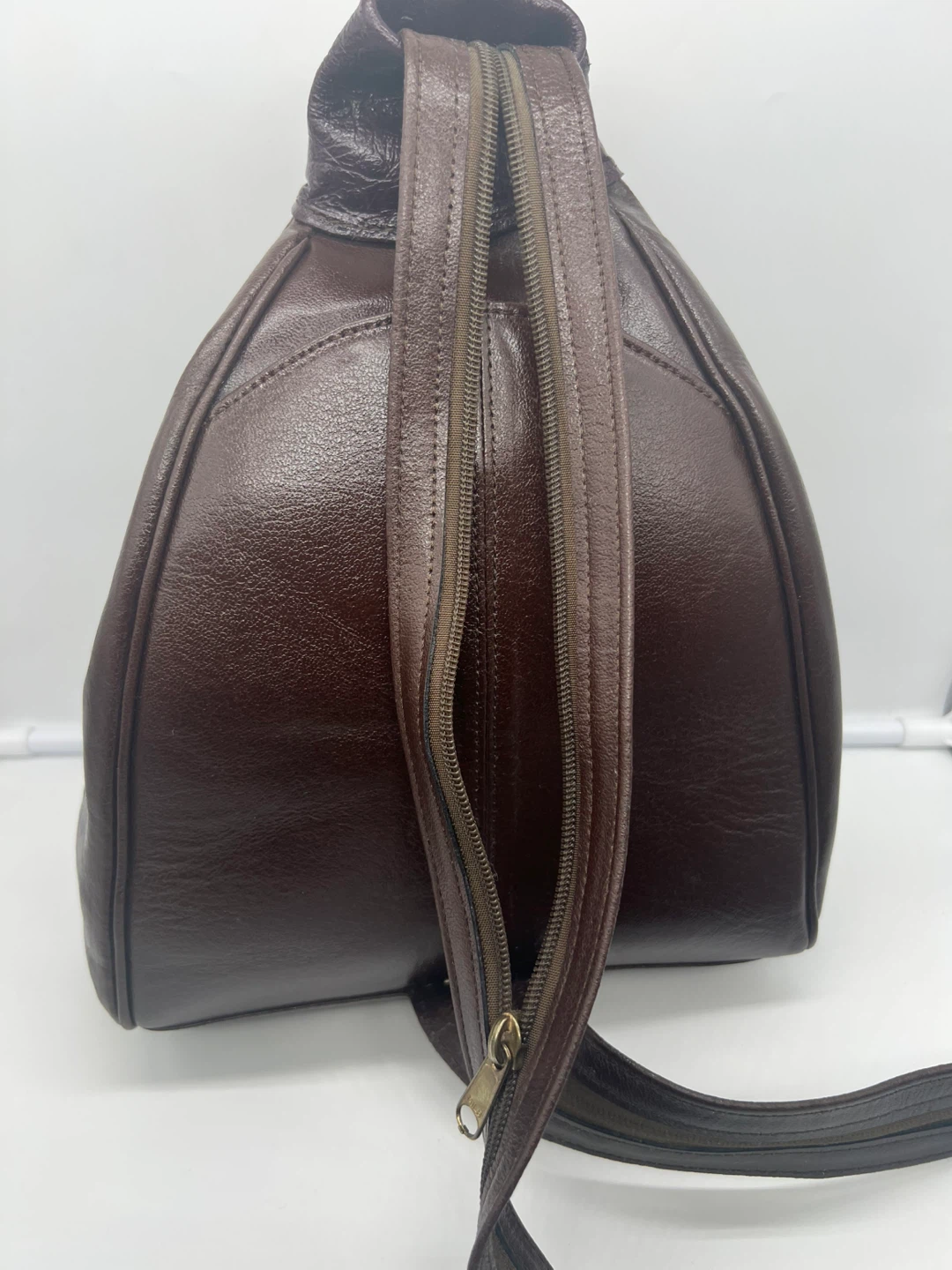 NADINE VINTAGE Made in Argentina Leather Backpack Sling Bag - photo 5