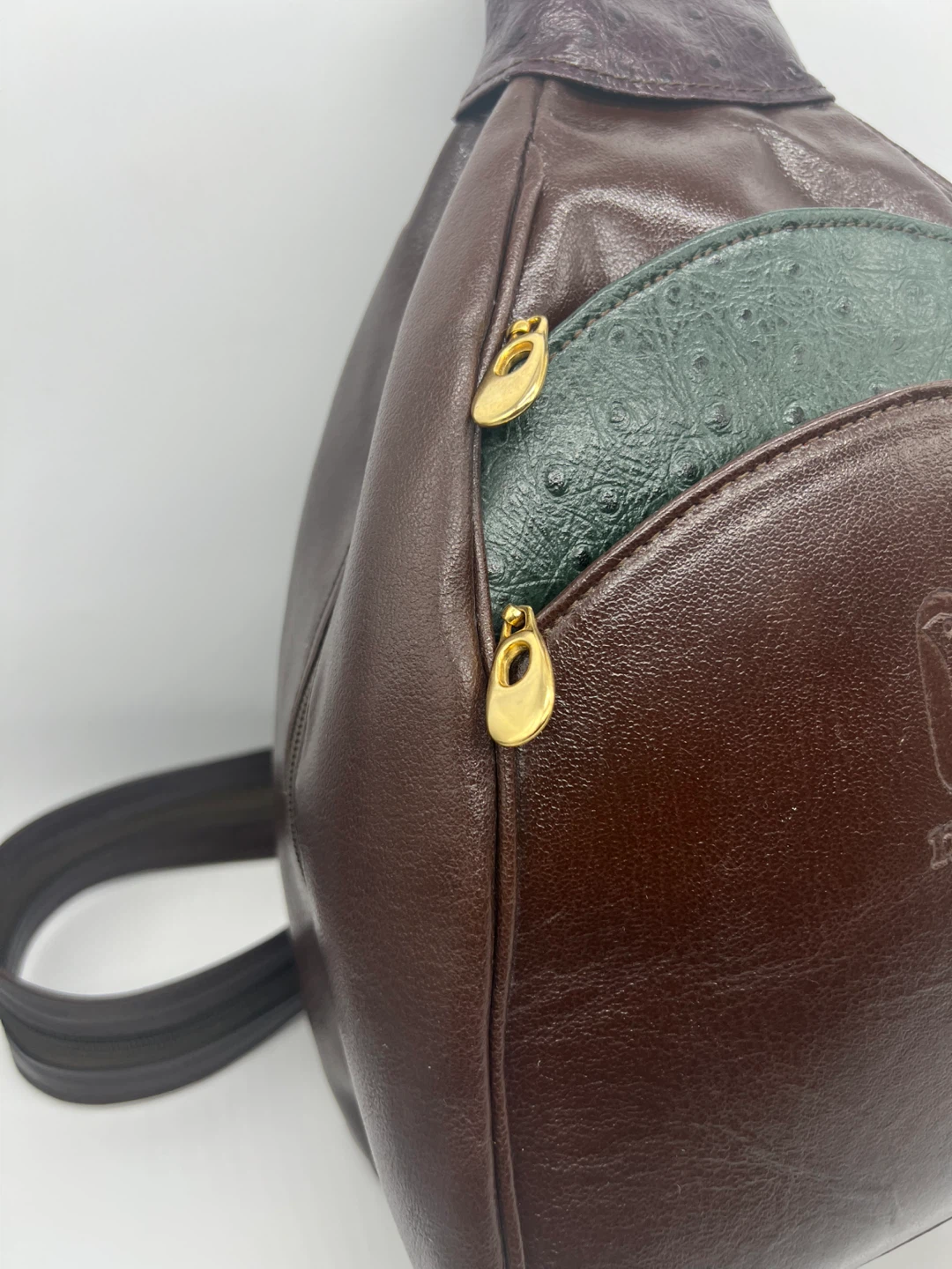 NADINE VINTAGE Made in Argentina Leather Backpack Sling Bag - photo 2