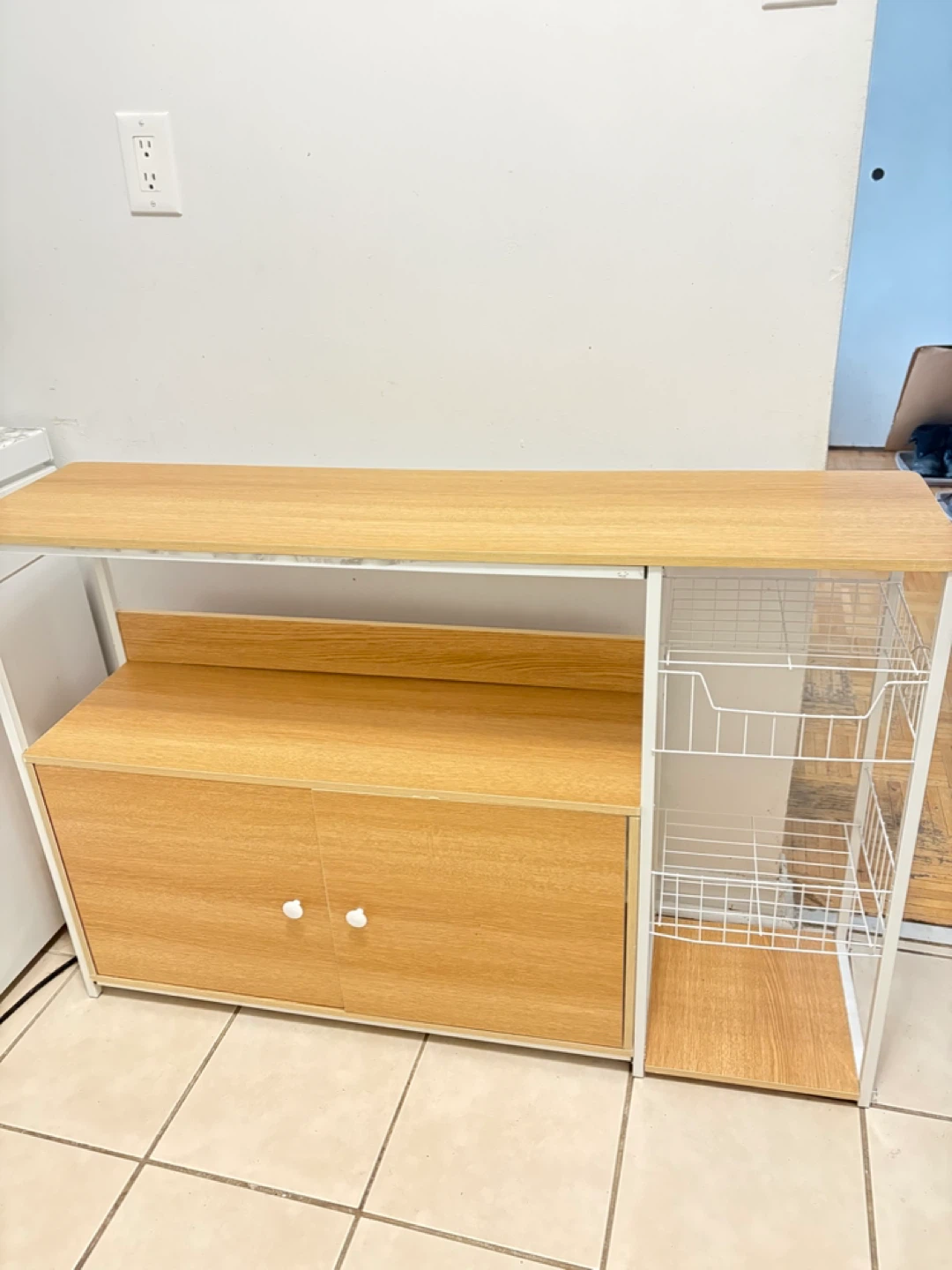 Kitchen Storage Shelf with Cabinet and Wire Baskets