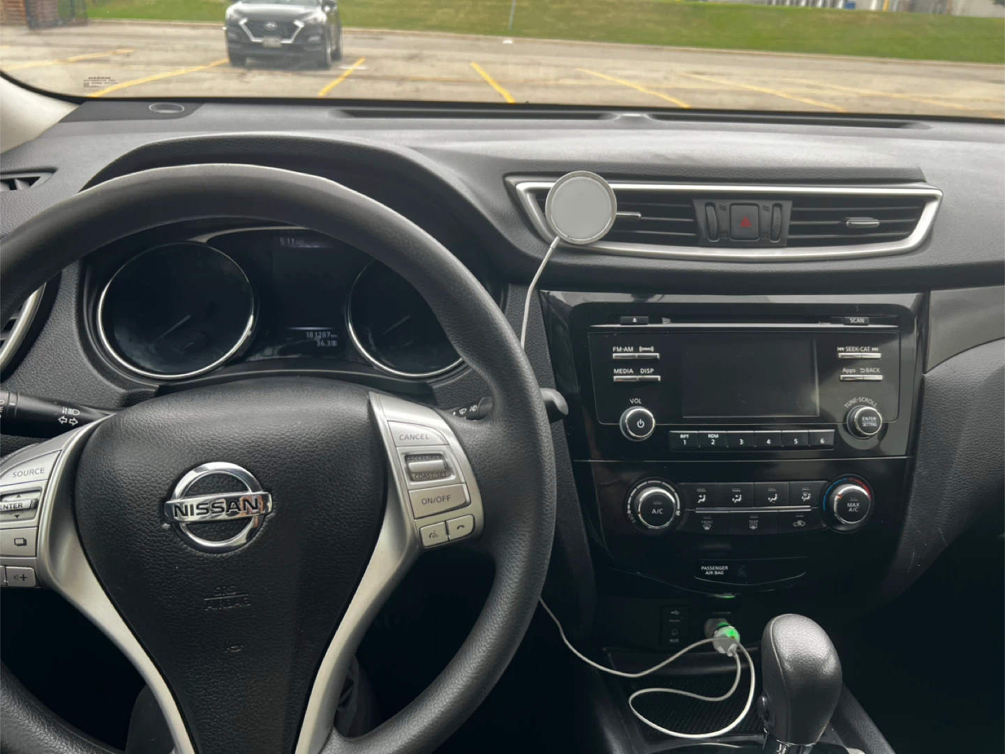 Nissan Rogue - photo 2