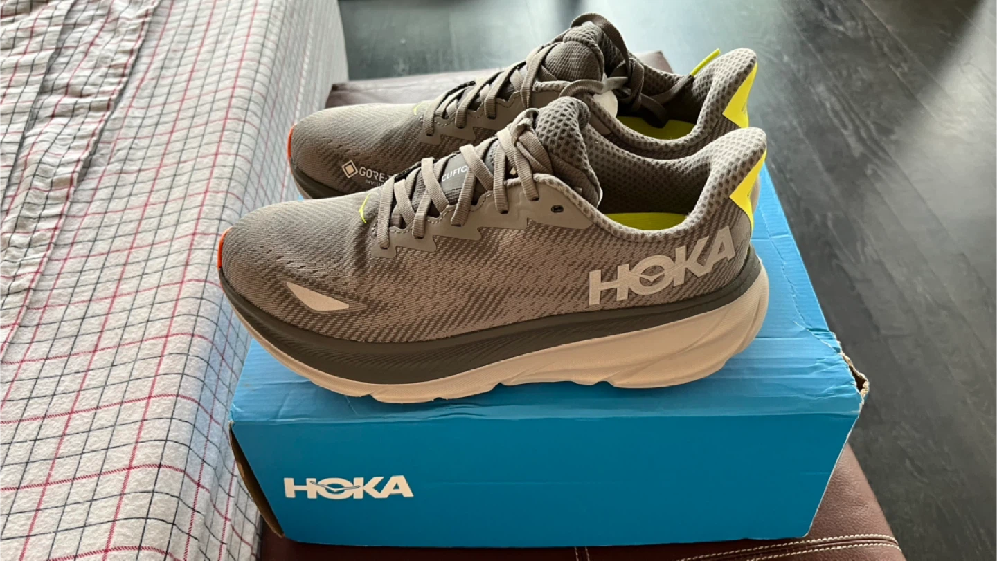 Brand New Hoka Clifton 9 GTX size 8D for Men’s