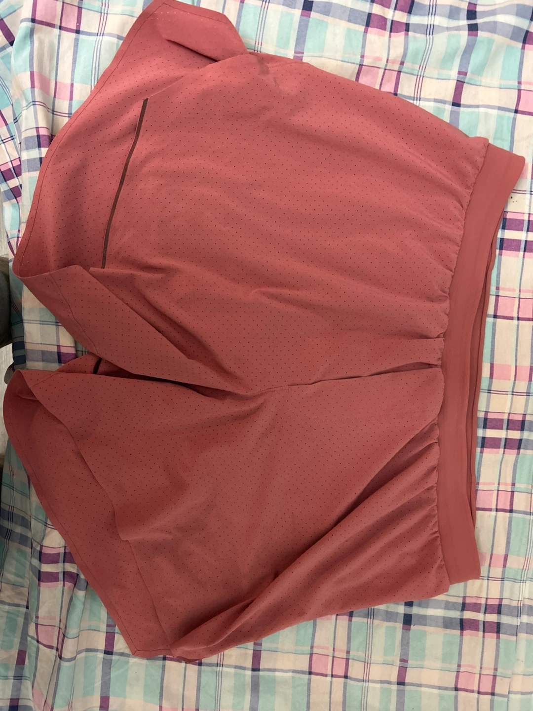 Lululemon Athletic Shorts - Dusty Rose 5 inches large
