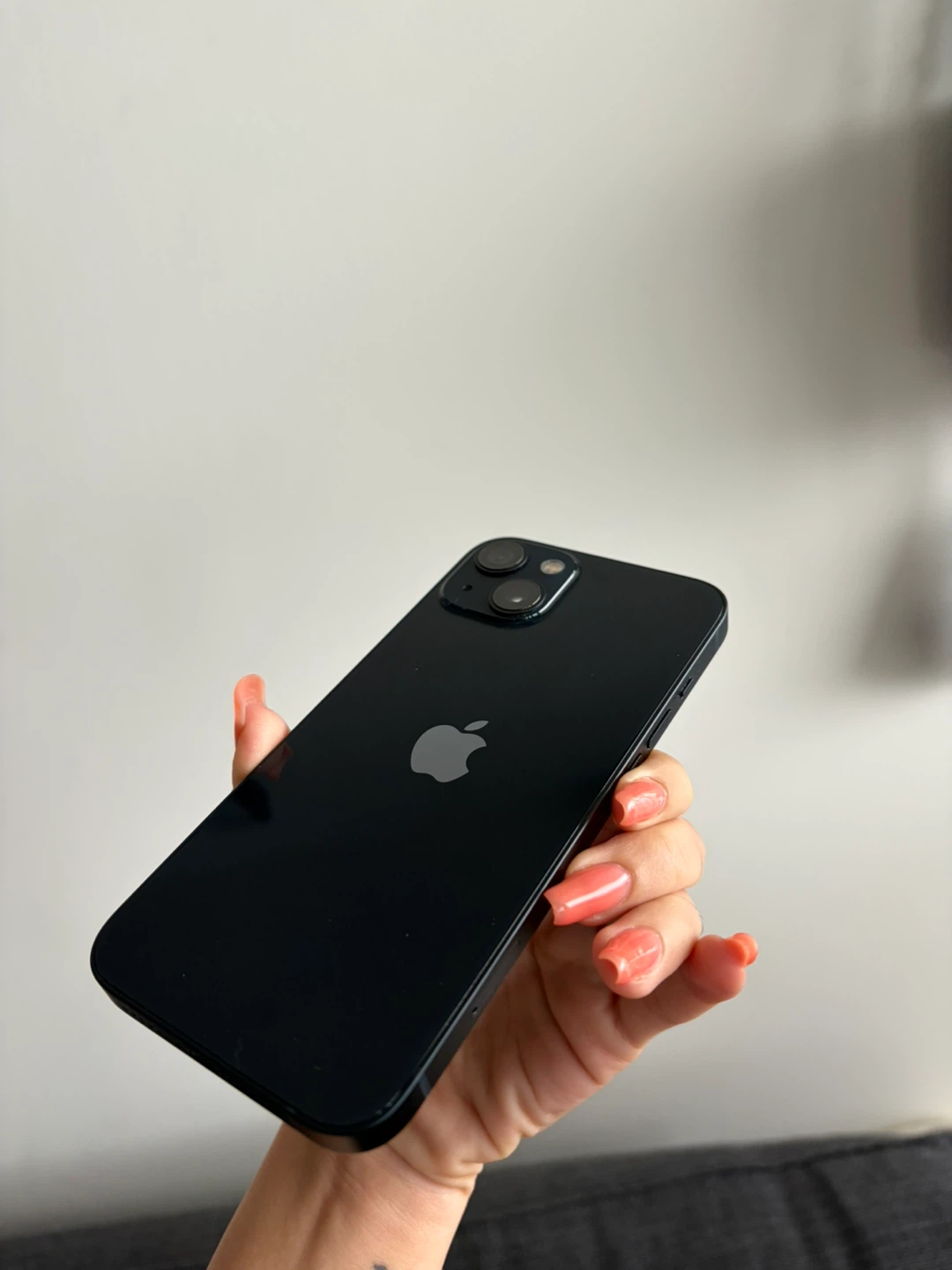 iPhone 13 - Midnight - photo 2