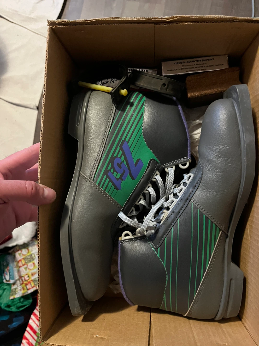 Cross-country skis with boots - photo 3