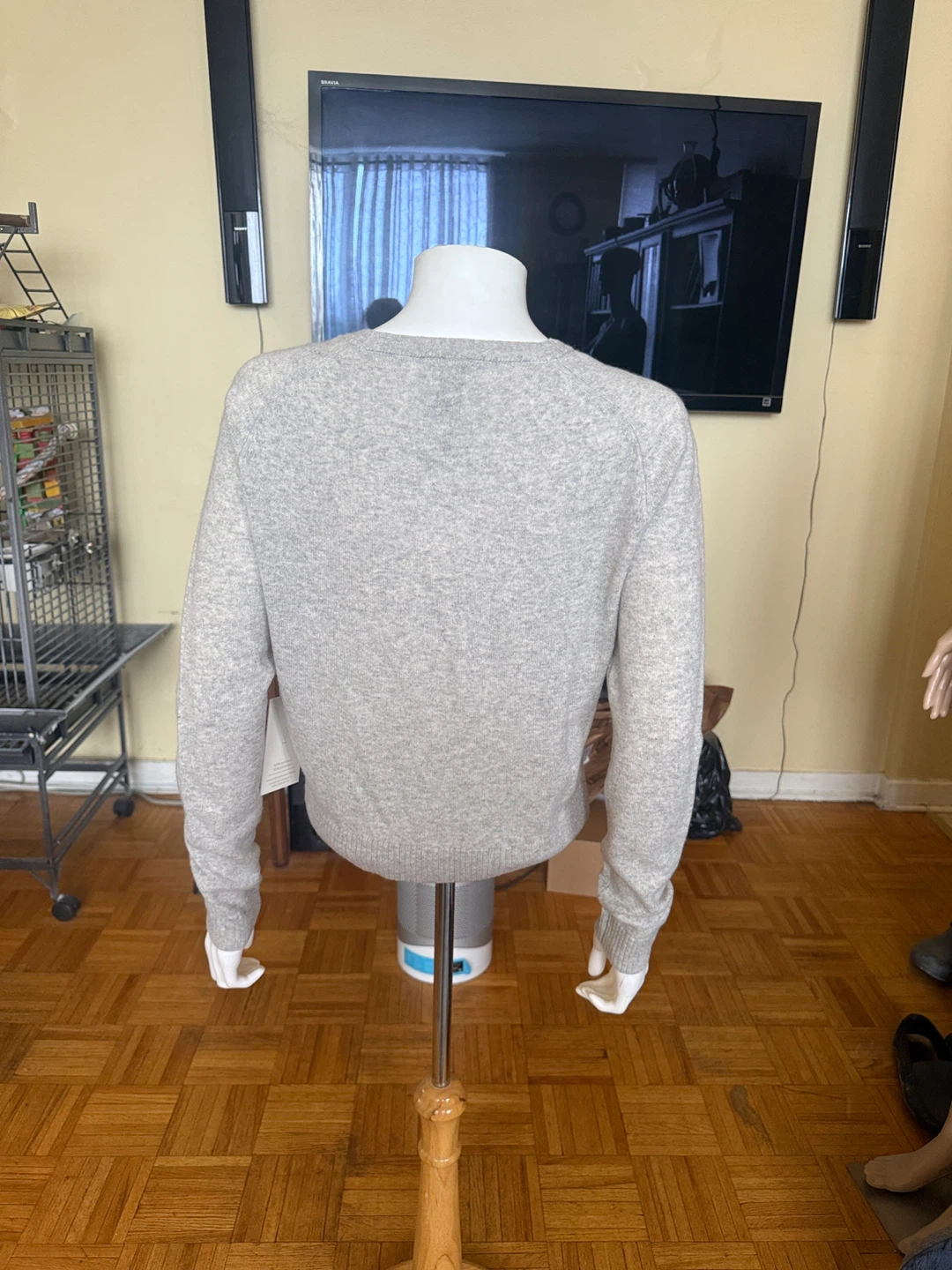 Gray Cashmere Sweater Size Medium - photo 2