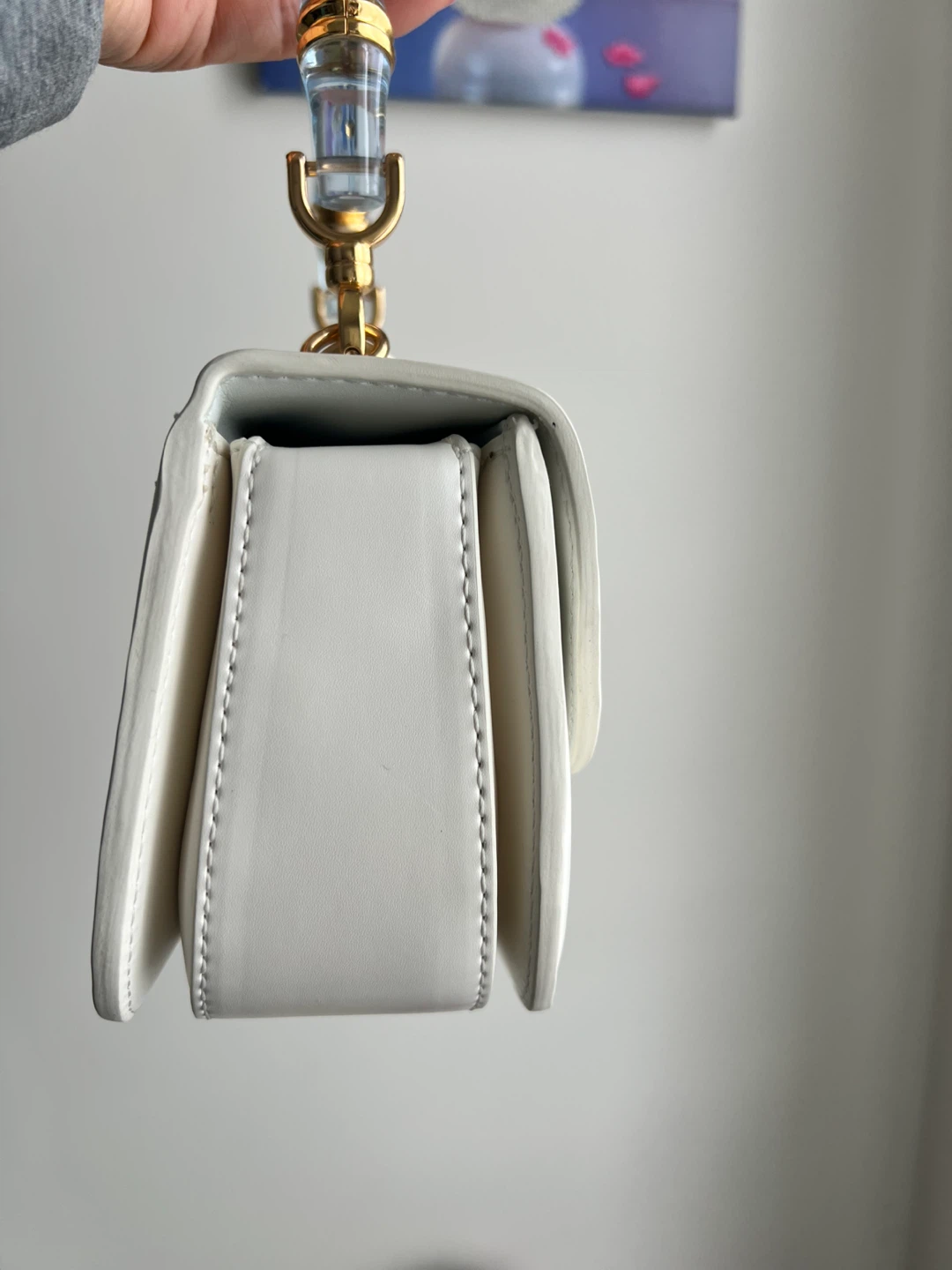 White Handbag with Clear Bamboo-Style Handle - photo 4