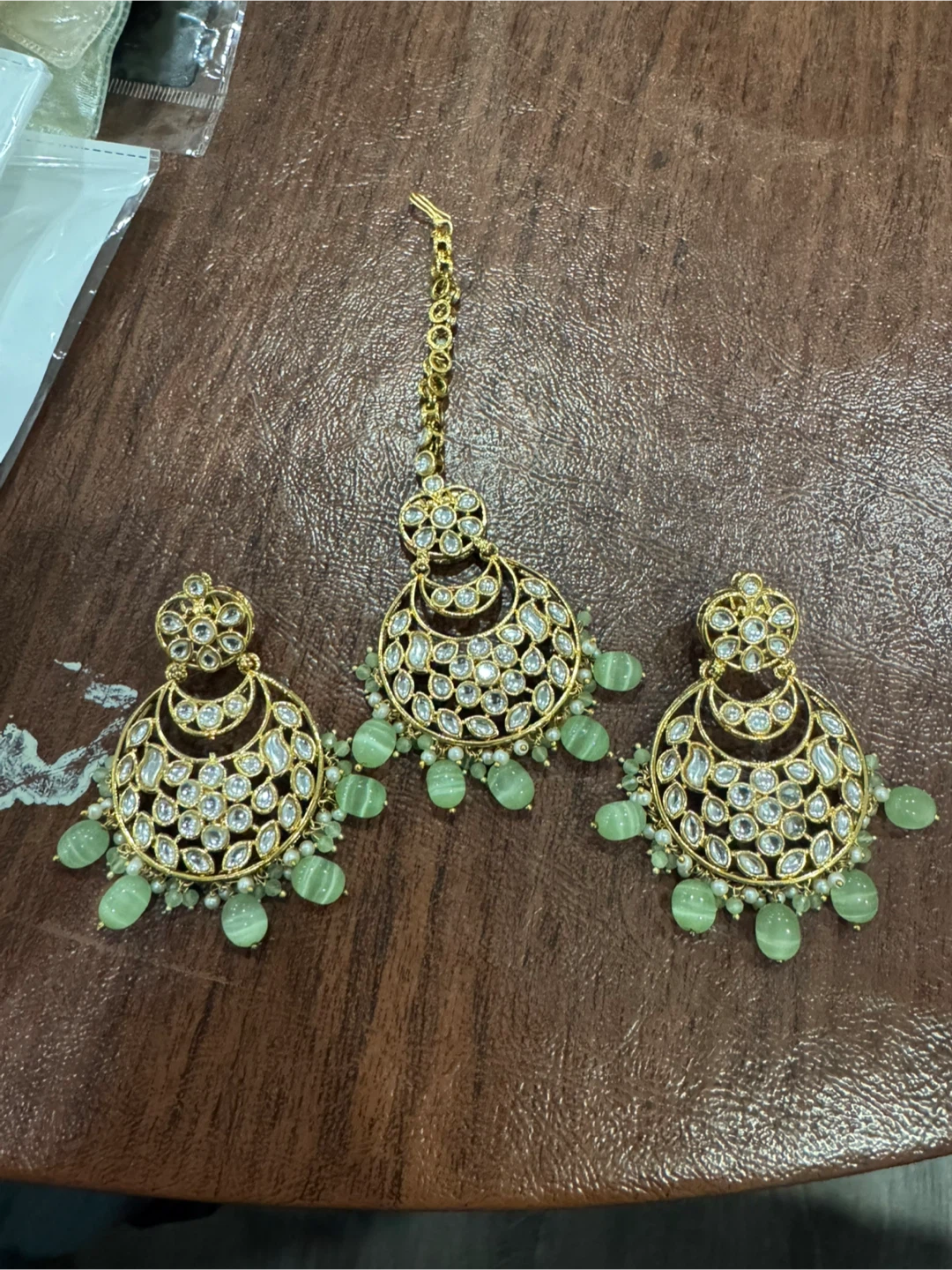 Gold Tone Kundan Earrings and Tikka Set with Green Beads - photo 3