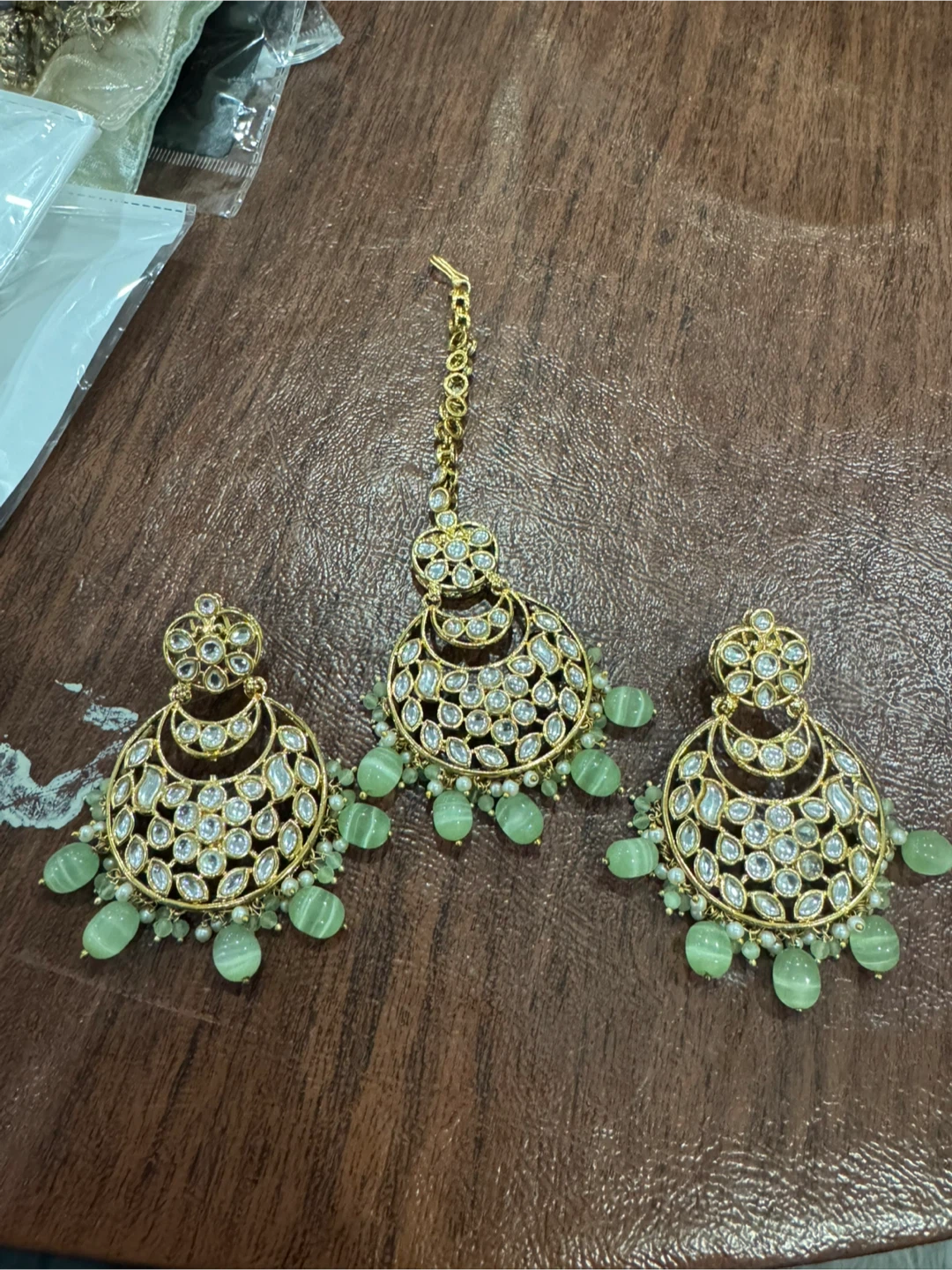 Gold Tone Kundan Earrings and Tikka Set with Green Beads - photo 2